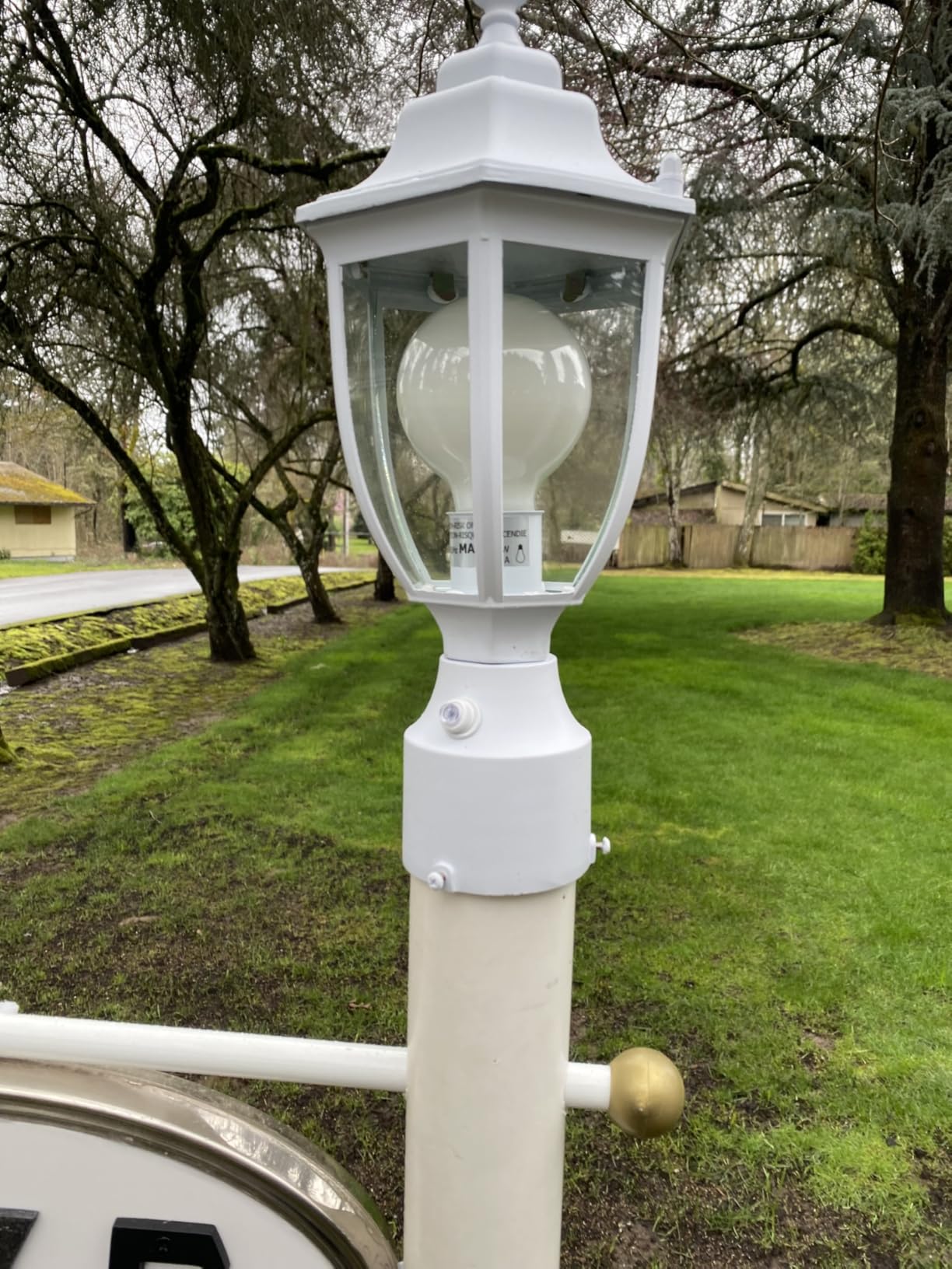 Lamomo Dusk to Dawn Outdoor Post Lights, Waterproof Aluminum Lamp Post Light Fixture, Lamp Posts Outdoor Lighting Pole Lantern for Yard Patio Pathway Garden customer photo 2