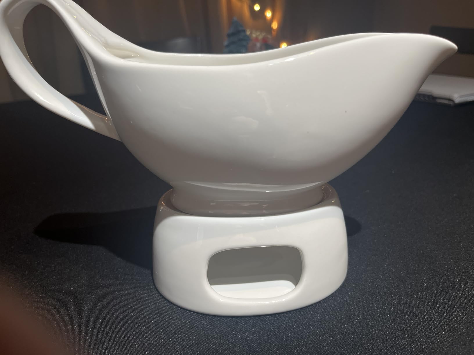 20 OZ Gravy Boat - White Meat Sauce Boat With Spoon - Perfect for Gravy, Sauces and Syrups, Salad Dressings, Creamer, Broth, and More Server customer photo 1