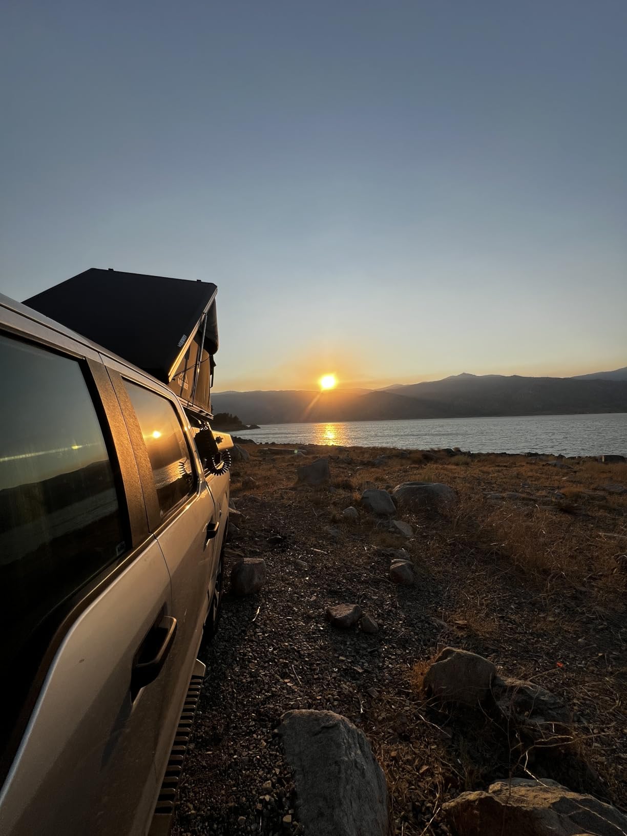 Rooftop Tent Hard Shell Roof Top Tent Hardshell Suitable for Jeep SUV Truck Van, 2-3 Person, Gray customer photo 1