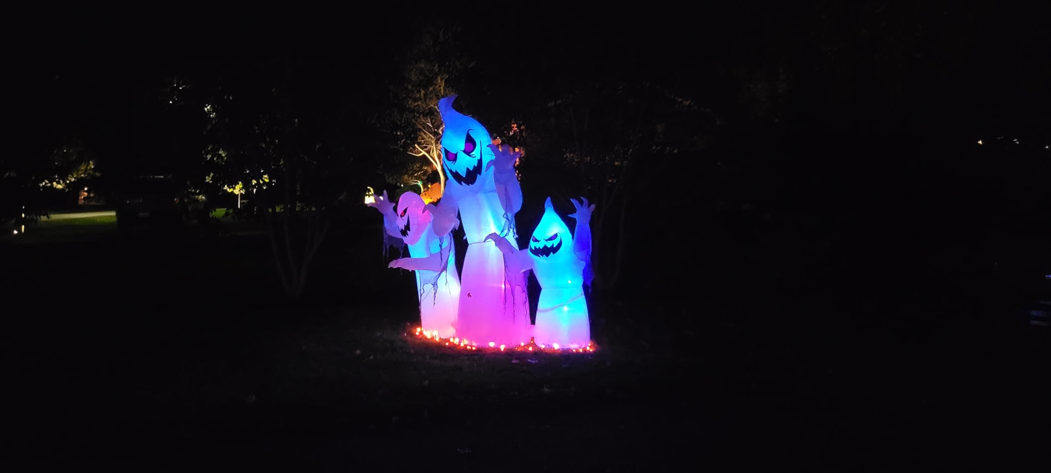 10FT Halloween Inflatable Ghost Outdoor Decoration with Built-in LED Lights, Suitable for Yard, Garden and Lawn Decoration customer photo 1