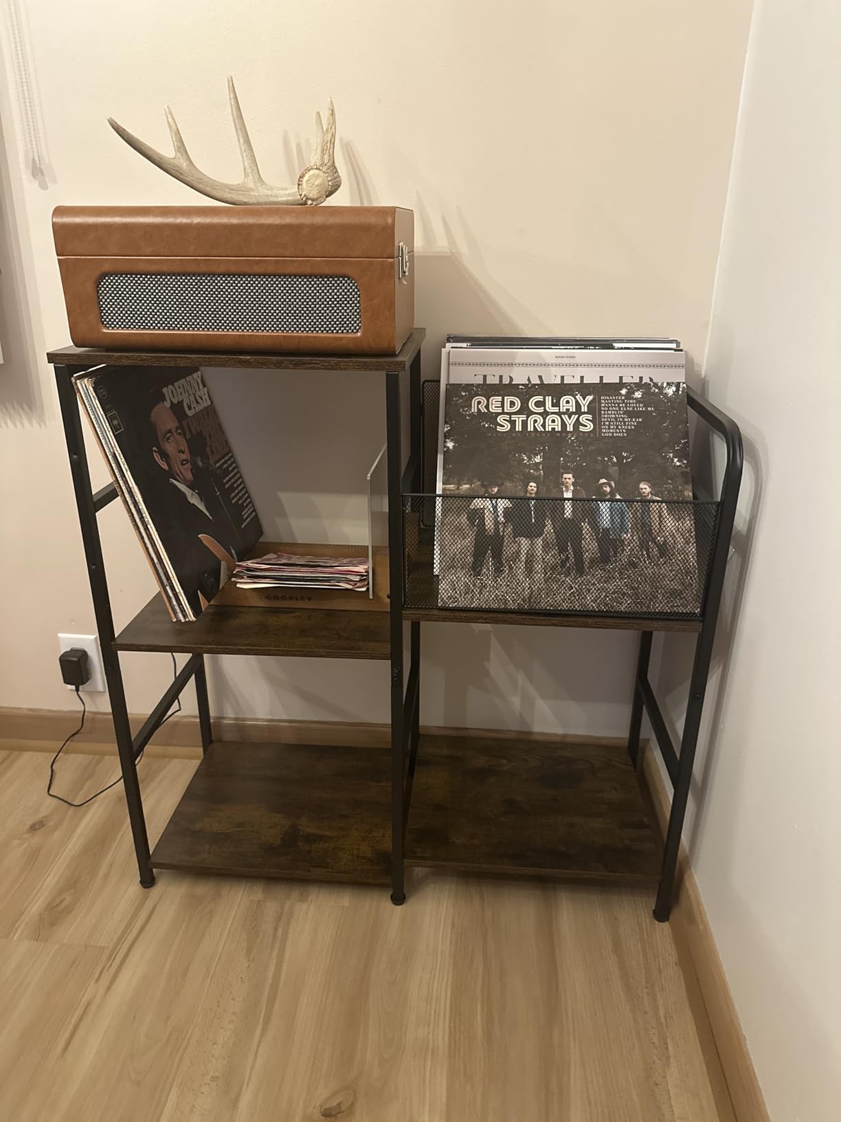 Record Player Stand, Turntable Stand with Vinyl Storage Holds up to 300+ Albums, Storage Cabinet for Vinyl Records, Record Player Table for Living Room customer photo 1