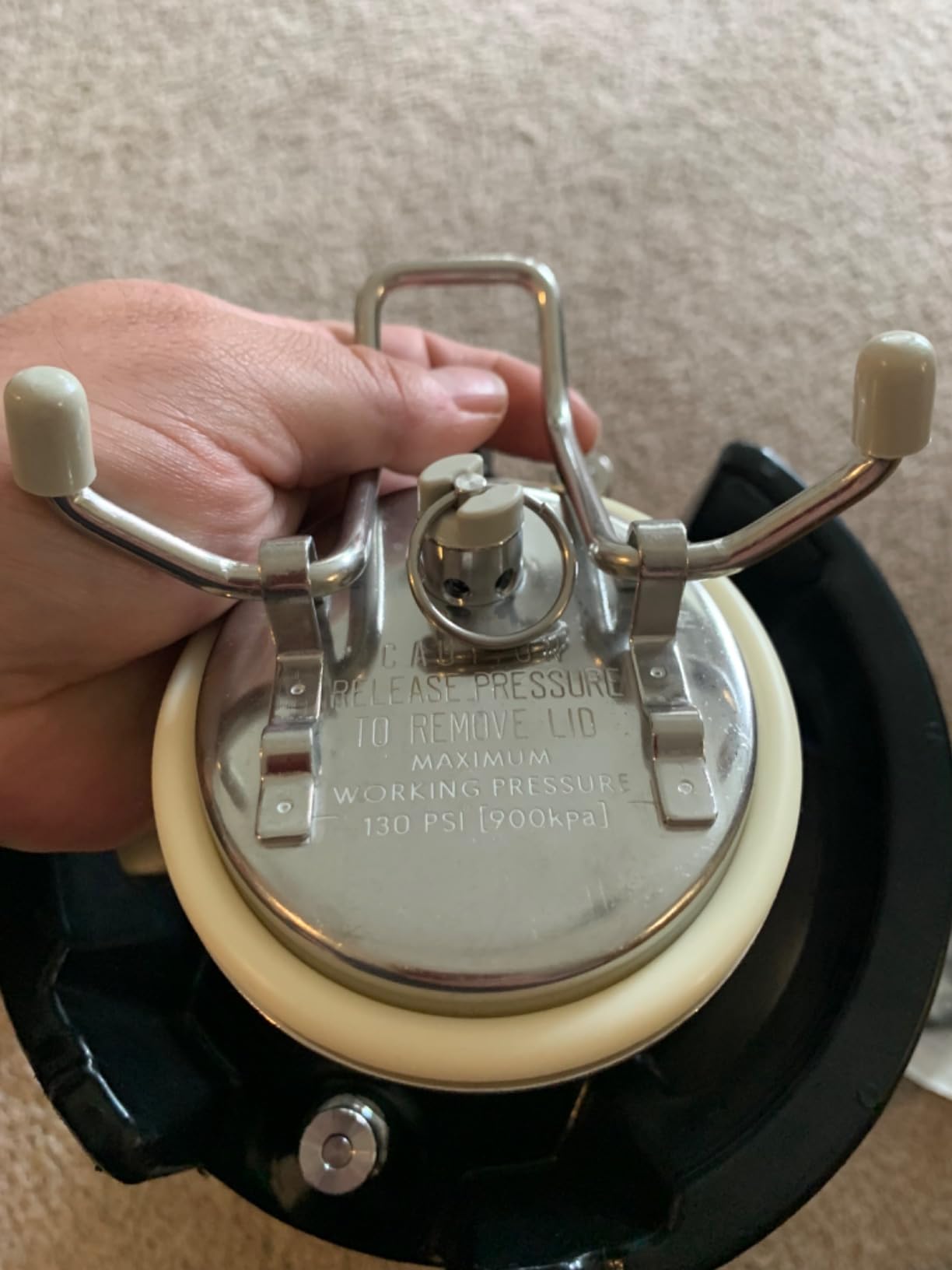 Ferroday Upgraded 5 Gallon Ball Lock Keg, Stainless Steel Corny Keg with Ball Lock Post, Portable Cornelius Beer Keg with Dual Rubber Handle, Gasket Set for Commercial Home Brewing customer photo 1