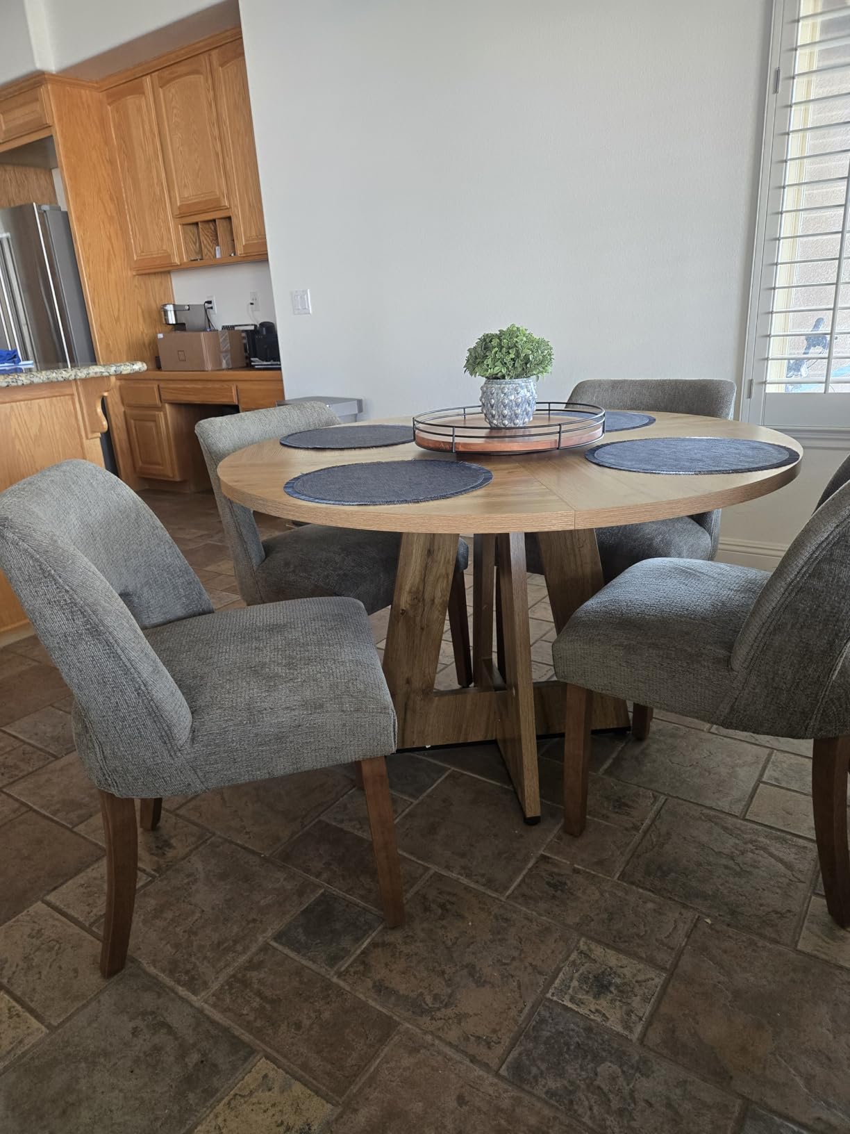 Tribesigns Farmhouse Dining Table, 47 Inch Round Dinner Table for 4, Rustic Round Dining Room Table for Home Dining Room Living Room customer photo 2