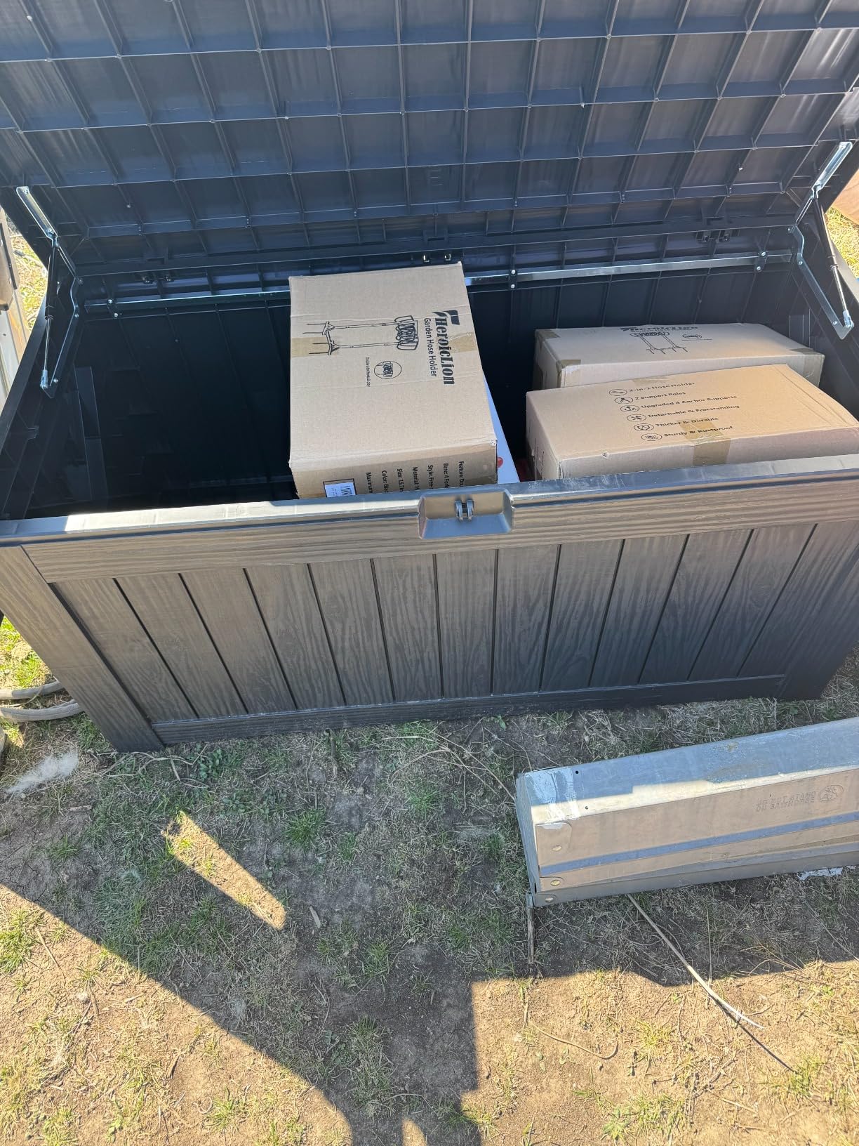Devoko 120 Gallon Deck Box Resin Outdoor Storage Box Waterproof for Patio, Large Outdoor Storage Bench Lockable for Outside (Black) customer photo 2
