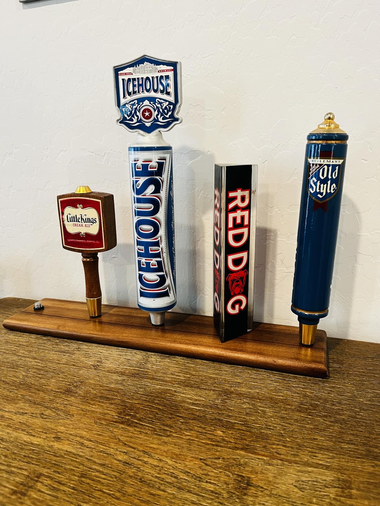 YeeBeny Beer Tap Handle Display, Beer Tap Handle Display Wall Mount for Beer, Whiskey Wine, Boston Wine Bottle Display, Beer Tap Handle Holder with 5 Beer Tap(Only Holder) customer photo 1