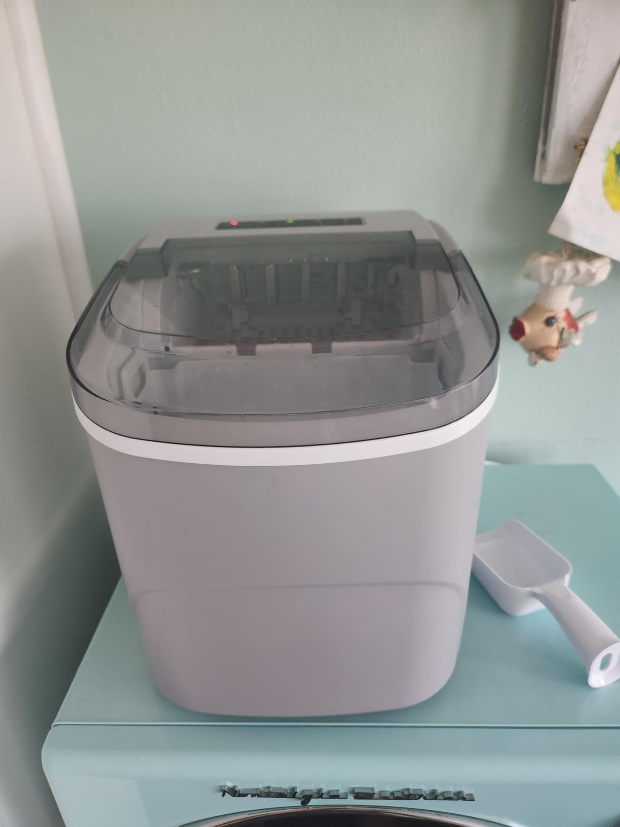 Ice Makers Countertop,26Lbs/24H,9 Cubes in 6 Mins,Portable Ice Maker Machine with Self-Cleaning,2 Sizes of Bullet Ice,Perfect for Home Kitchen(Black) customer photo 1