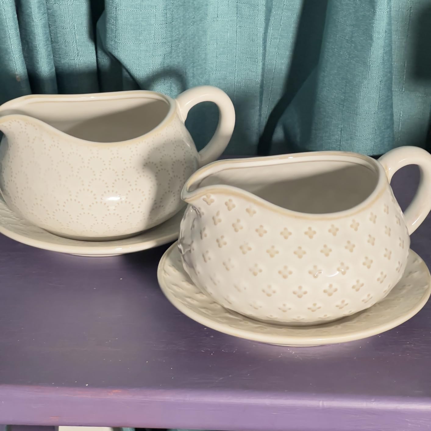 LE TAUCI Gravy Boat with Ladle and Saucer Stand 24oz, Ceramic Sauce Boat with Tray for Salad Dressings, Creamer, Broth, Black Pepper, Set of 1, Arctic White, Firework customer photo 1