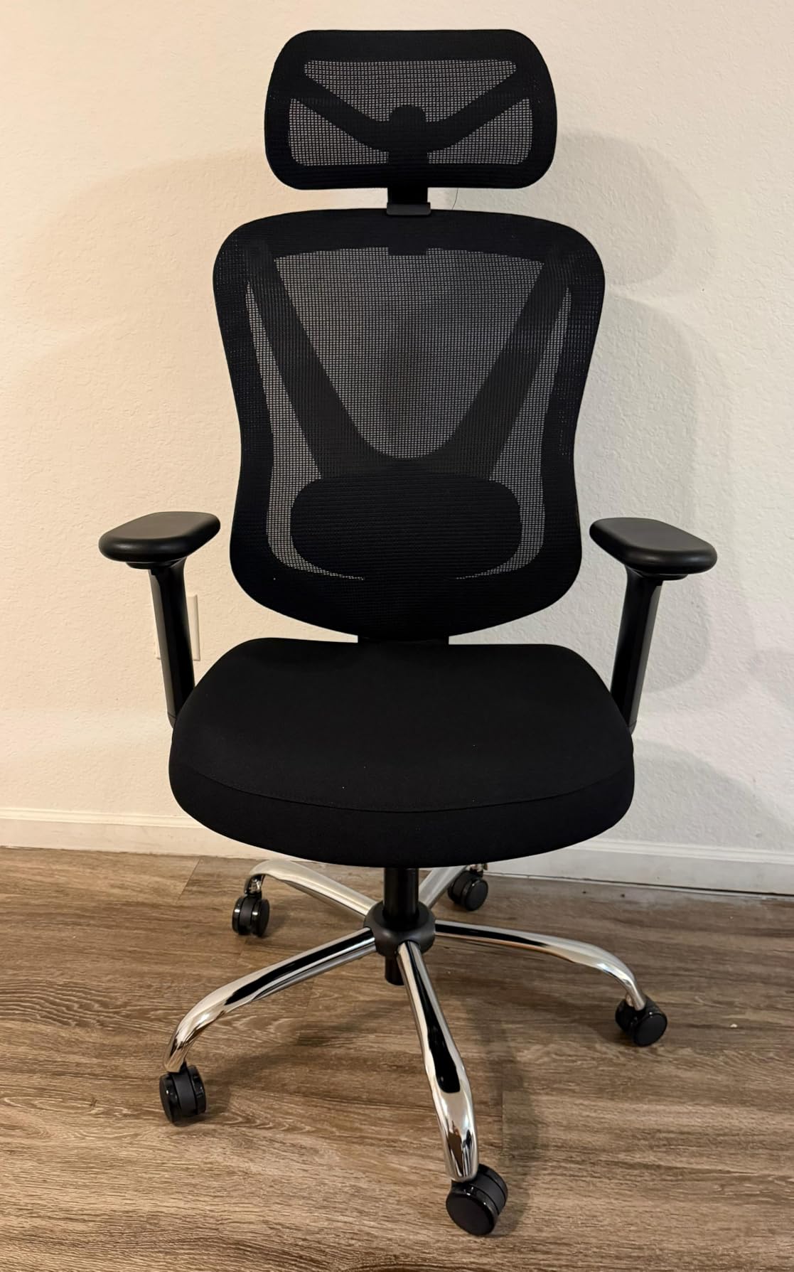HOLLUDLE Ergonomic Mesh Office Chair - 3D Adjustable Lumbar Support & 3D Armrests, V-Shaped Back, Adjustable Desk Chair for Office & Home, White customer photo 1