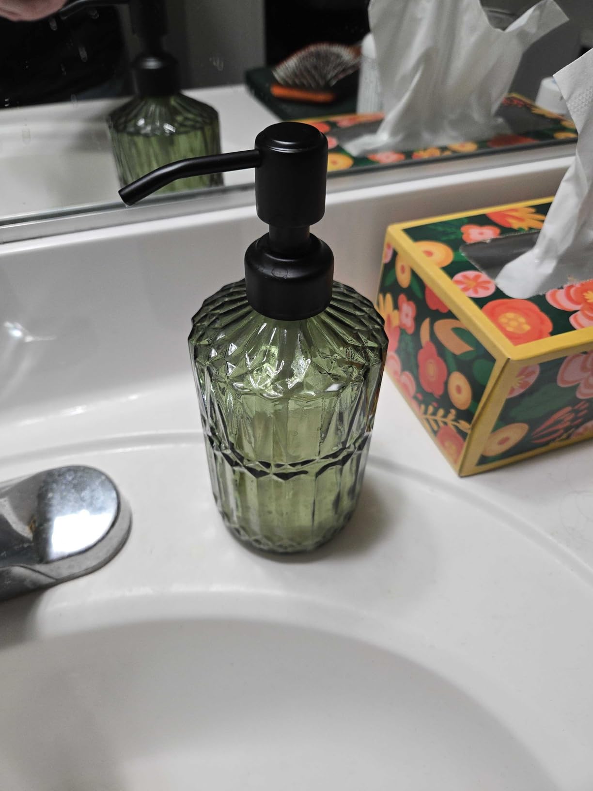 JASAI 18Oz Green Glass Soap Dispenser with Gold Rust Proof Pump,Refillable Kitchen soap Dispenser for Dish Soap, Soap Dispenser Bathroom for Hand soap, Lotion, Body Wash. customer photo 1