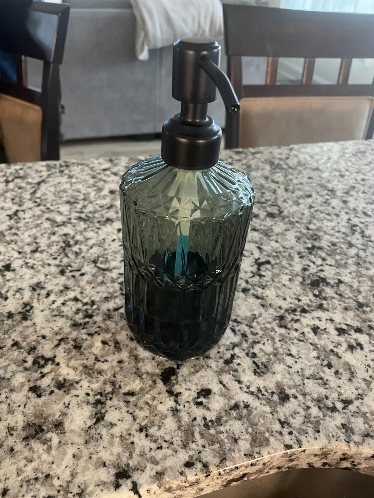JASAI 18Oz Green Glass Soap Dispenser with Gold Rust Proof Pump,Refillable Kitchen soap Dispenser for Dish Soap, Soap Dispenser Bathroom for Hand soap, Lotion, Body Wash. customer photo 2
