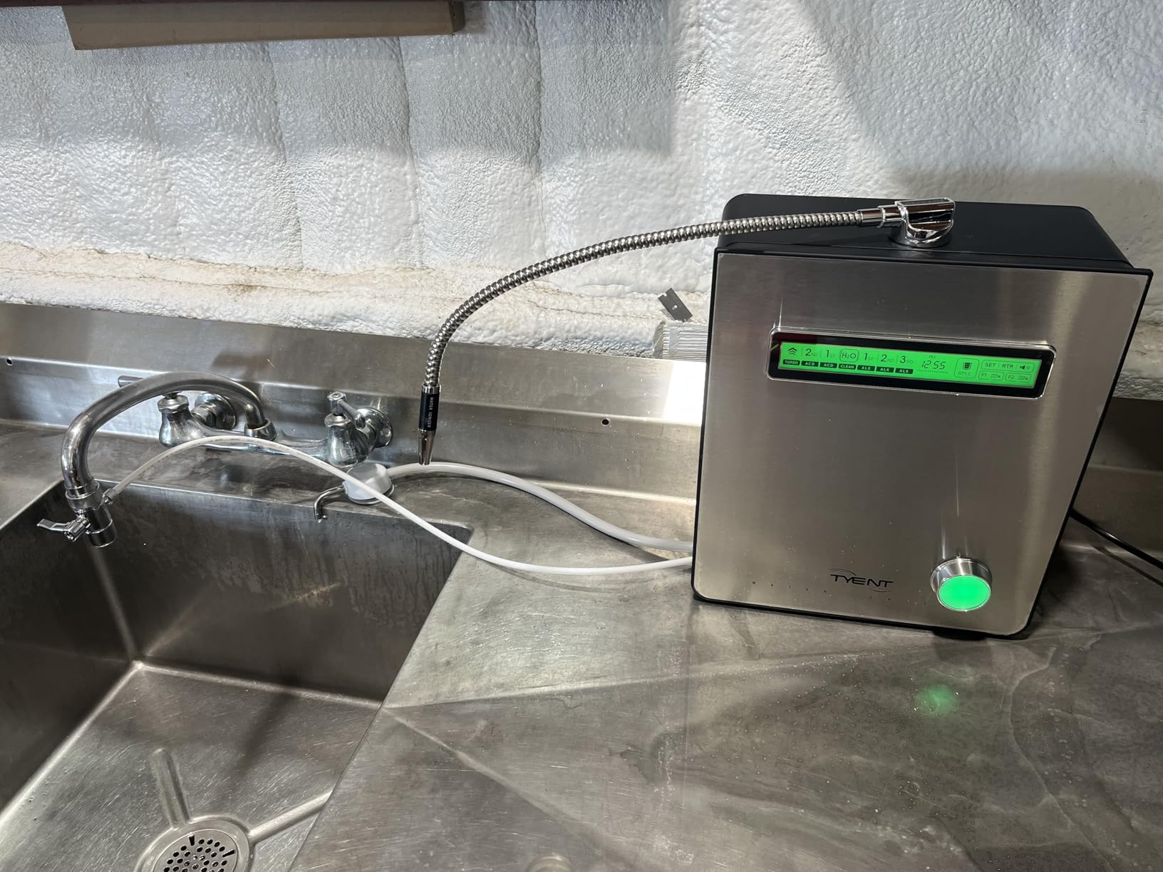 Tyent - Edge 7 Water Ionizer - Dual Filtration System - Hydrogen Enhanced Water Purification - Adjustable pH Settings with Turbo Mode - Touchscreen Interface customer photo 2
