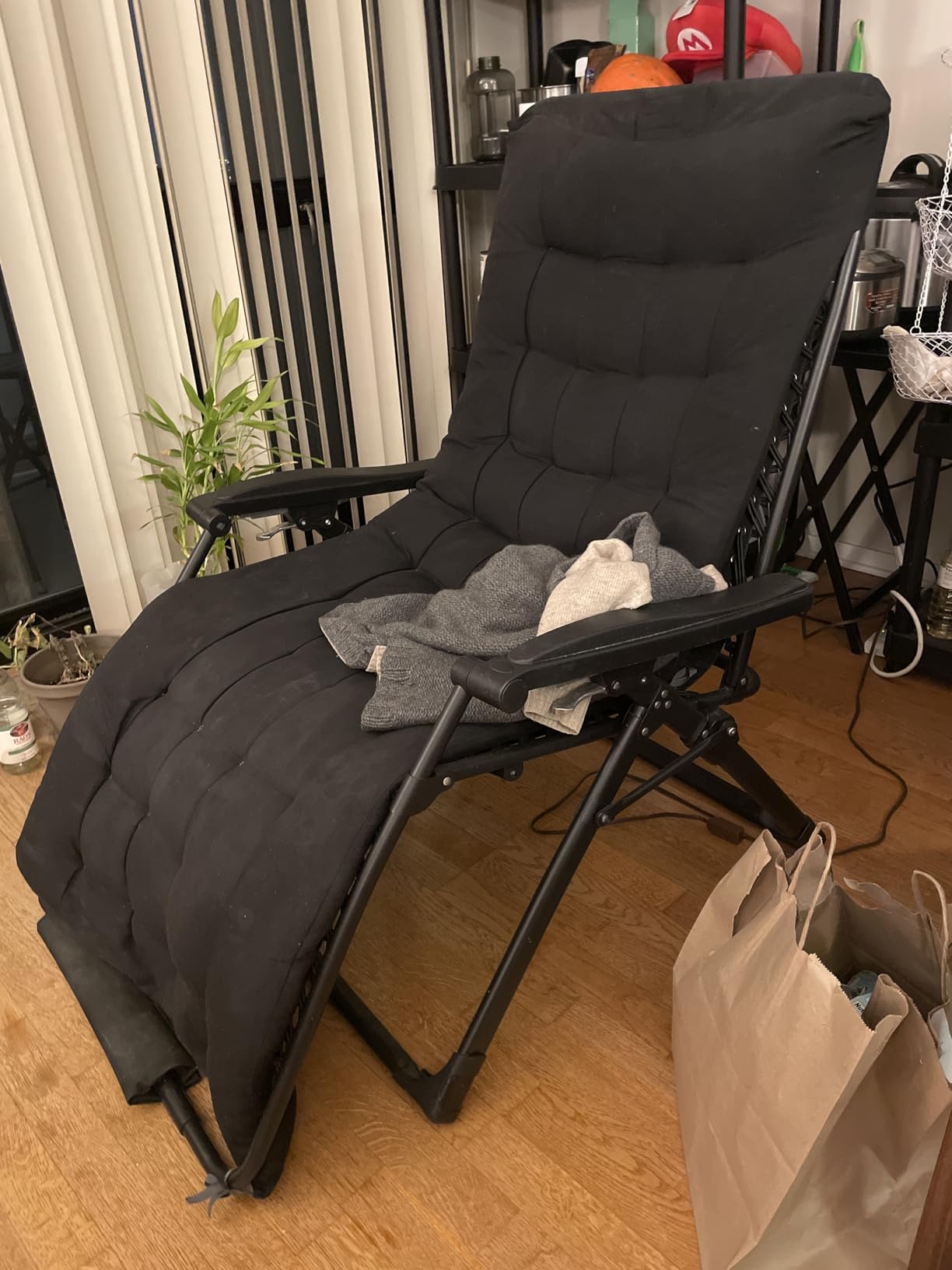 Suteck Oversized Zero Gravity Chair,33In XXL Outdoor Recliner Chair w/Removable Cushion&Headrest, Camping Lounge Chair w/Upgraded Lock&Footrest, Reclining Patio Chairs for Indoor Outdoor,500LBS customer photo 1