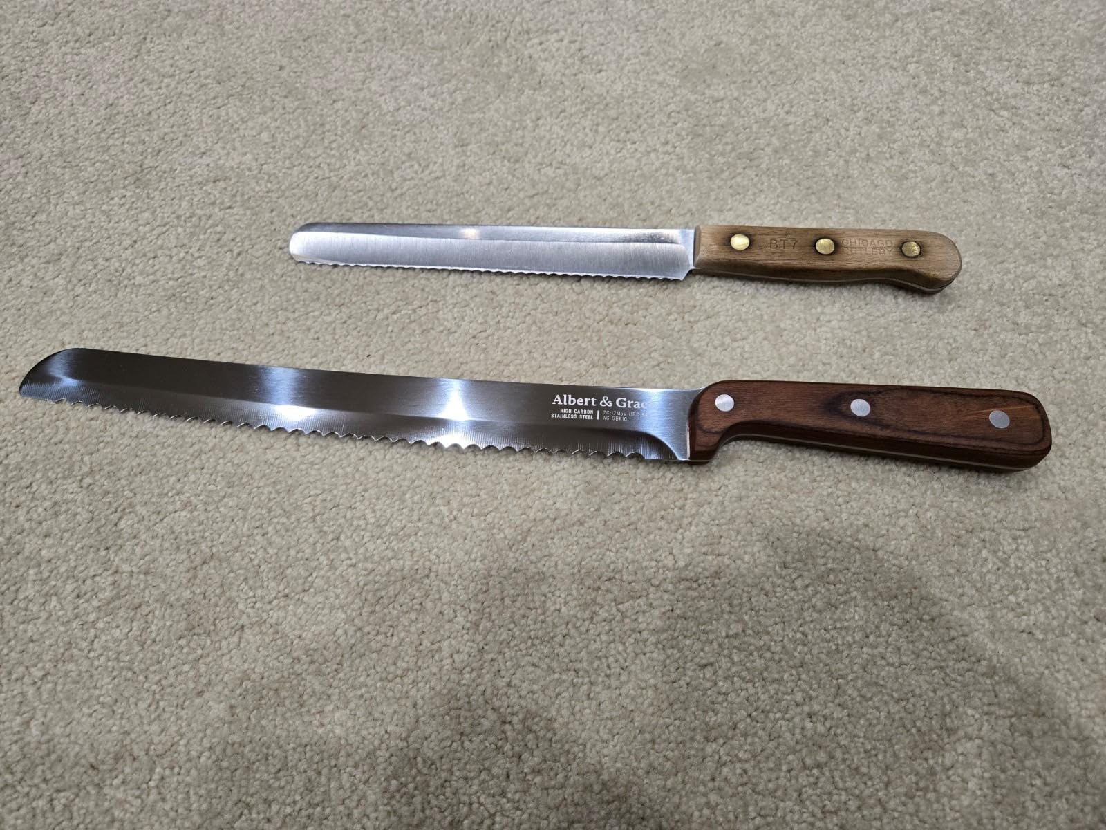 10.5-Inch Serrated Bread Knife with Full-Length Sheath - Ultra Sharp, Low-Crumb Slicing for Sourdough, Homemade Bread & Bagels customer photo 2
