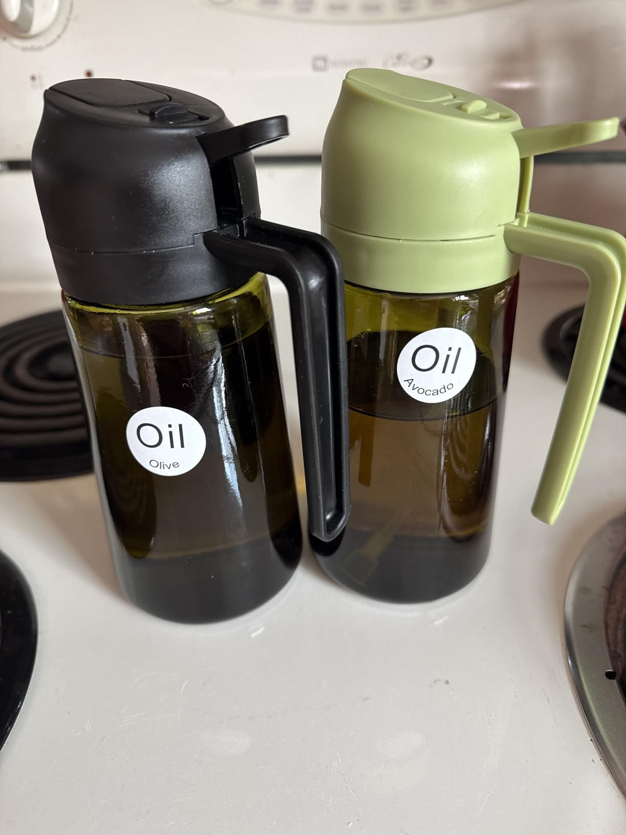YARRAMATE 16oz/470ml Light-Blocking Dark Oil Sprayer for Cooking, 2 in 1 Olive Oil Dispenser Bottle for Kitchen, Premium Dark Green Glass Oil Bottle, Food-Grade Oil Mister for Air Fryer, BBQ (Black) customer photo 1