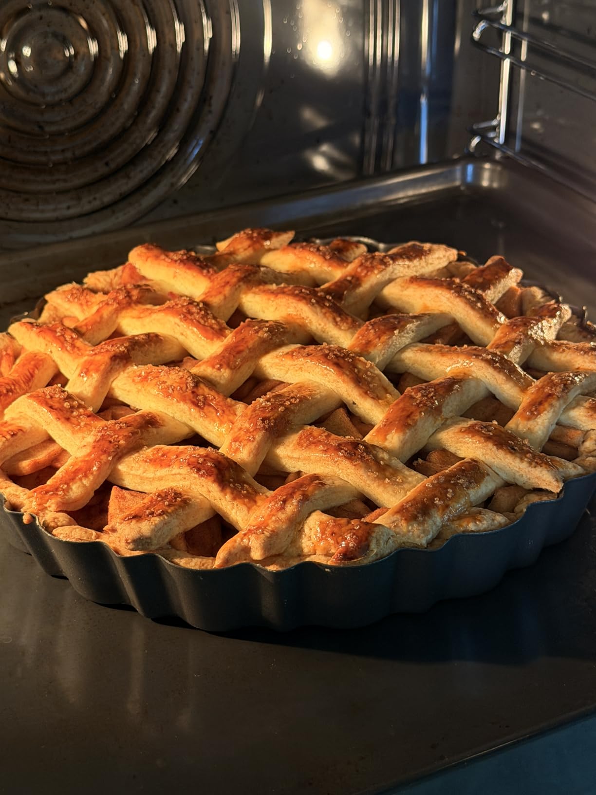 Classic Tart Pan 9 Inch Removable Bottom with Patented Silicone Crust Shaper | Nonstick Carbon Steel Quiche Baking Dish, Fruit Tart Molds for Baking, Quiche Pan & Pie Mold - PFOA & PTFE-Free customer photo 1