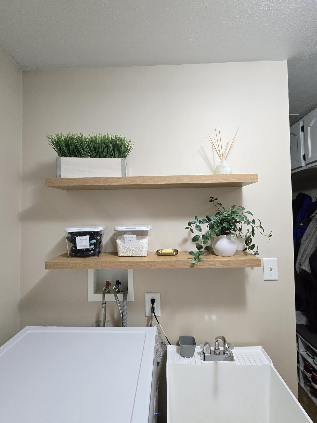 RICHFOCUS 36Inch Floating Shelves for Wall 2 Pack Shelves for Bedroom|Kitchen|Bathroom Wall Mounted Rustic Wood Floating Shelf with Invisible Brackets for Books|Storage|Decor, Rustic Brown customer photo 1