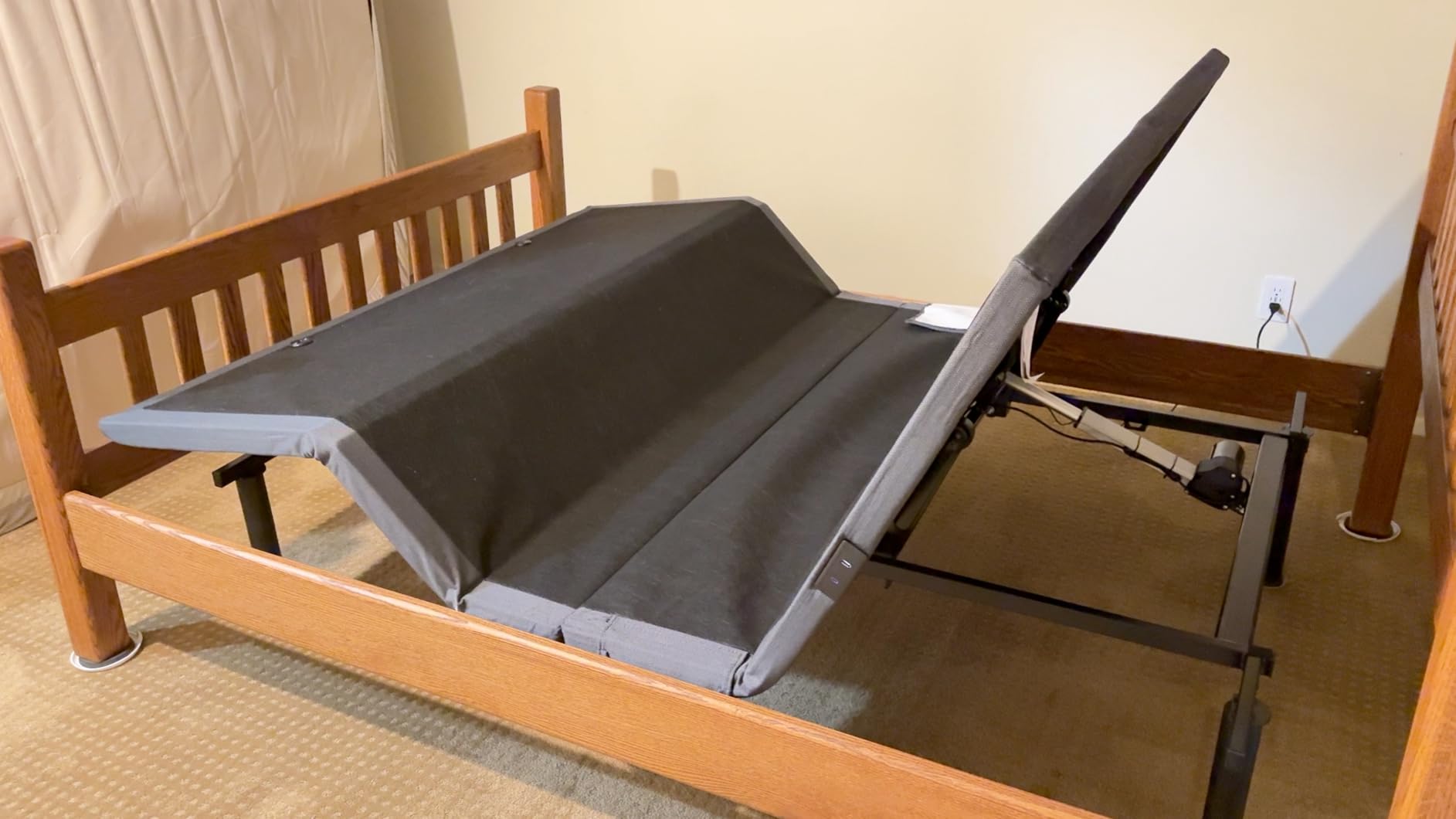 Amada Queen Adjustable Bed Frame with Massage, Head & Foot Incline, Wireless Remote, 4 Built-in USB Ports, LED Night Light, 4 Height-Adjustable Legs, Electric Bed Base customer photo 2