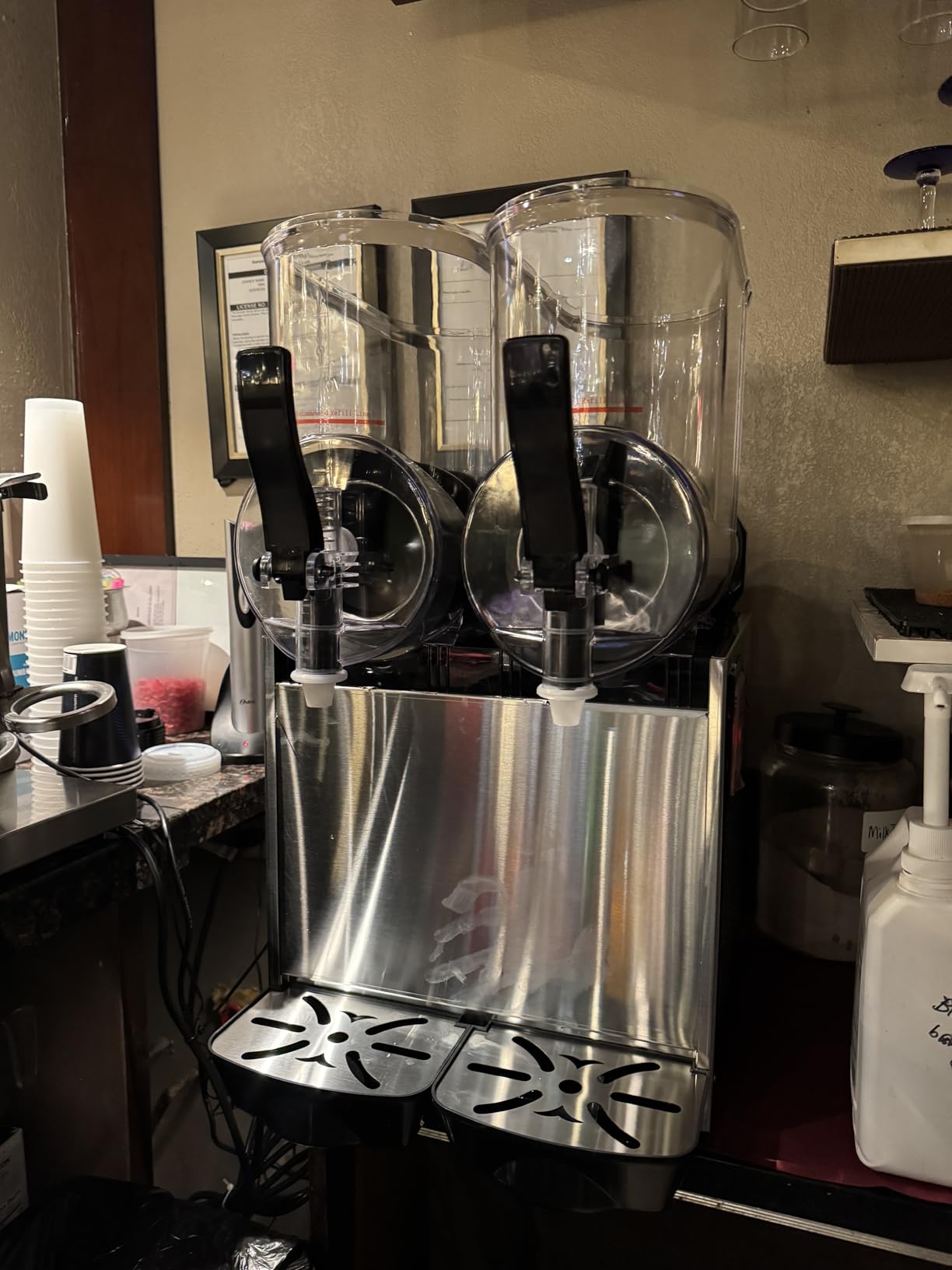 30L 8 Gal Commercial Margarita & Slushy Machine, 1100W 110V Frozen Drink Maker Smoothie Machine for Bar, Electric Large Slushie Machine with Self-cleaning Mode, For Alcohol Beverage Cocktail Juice customer photo 2