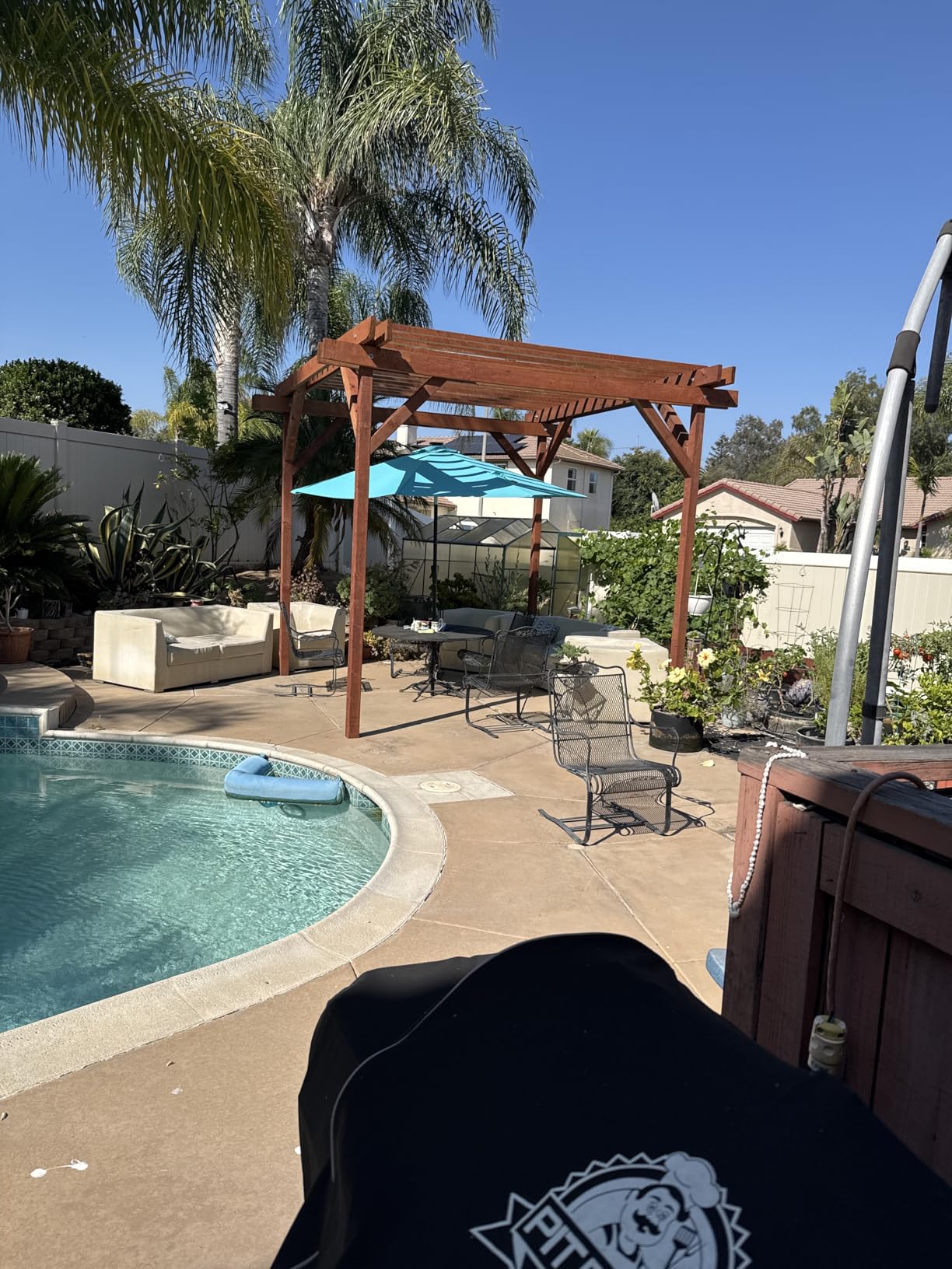 Tempera Solar Patio Umbrella 40 LED Lighted Outdoor Umbrella Table Market Umbrella with Push Button Tilt and Crank, Solar Umbrella with Sturdy Pole&Fade Resistant Canopy, Easy to Set customer photo 1