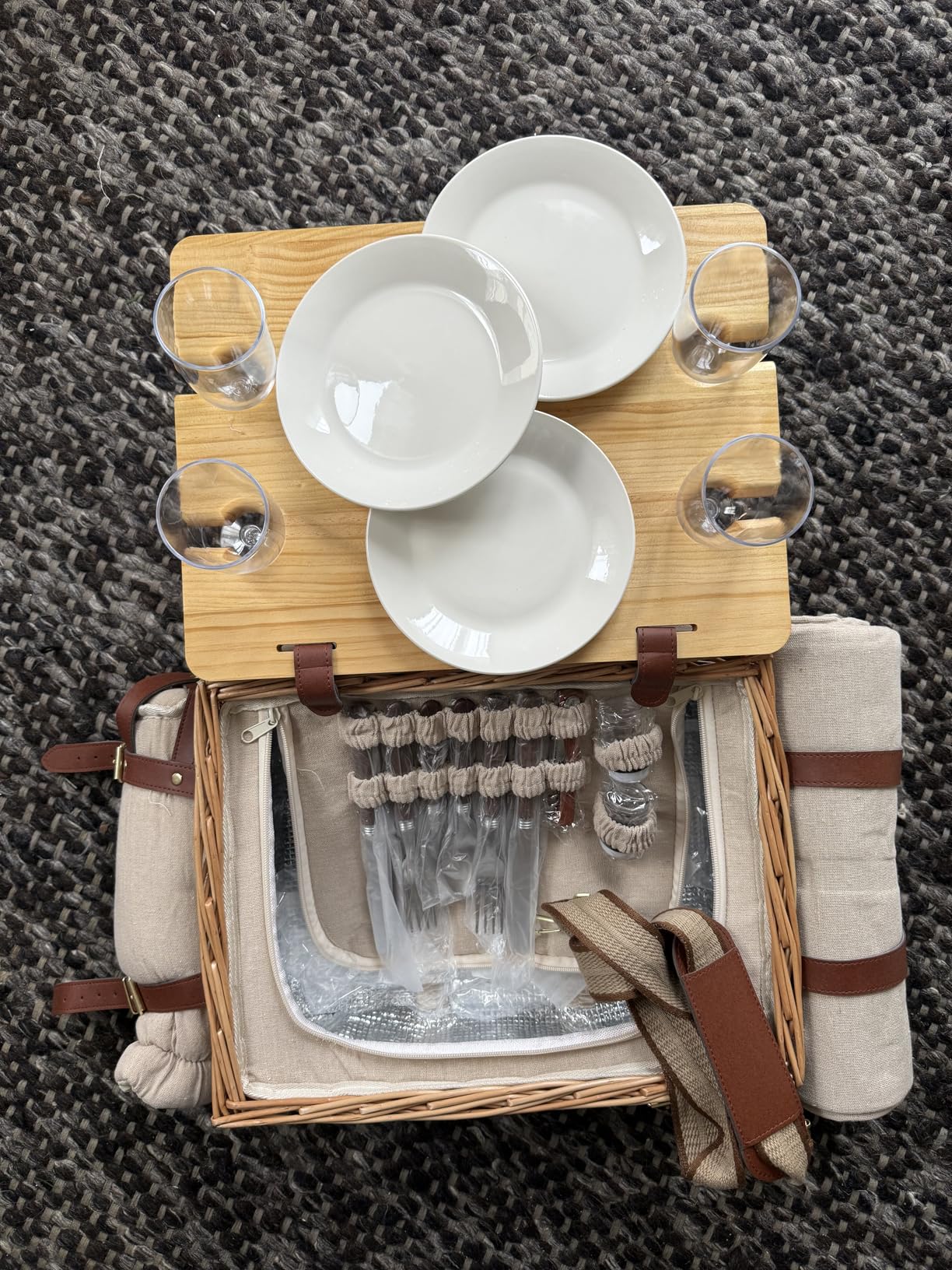 Multifunctional Wicker Picnic Basket Set for 4 with Blanket and Picnic Table, Insulated Picnic Set with Full Tablewares for Camping Outdoor Couples,Natural customer photo 1