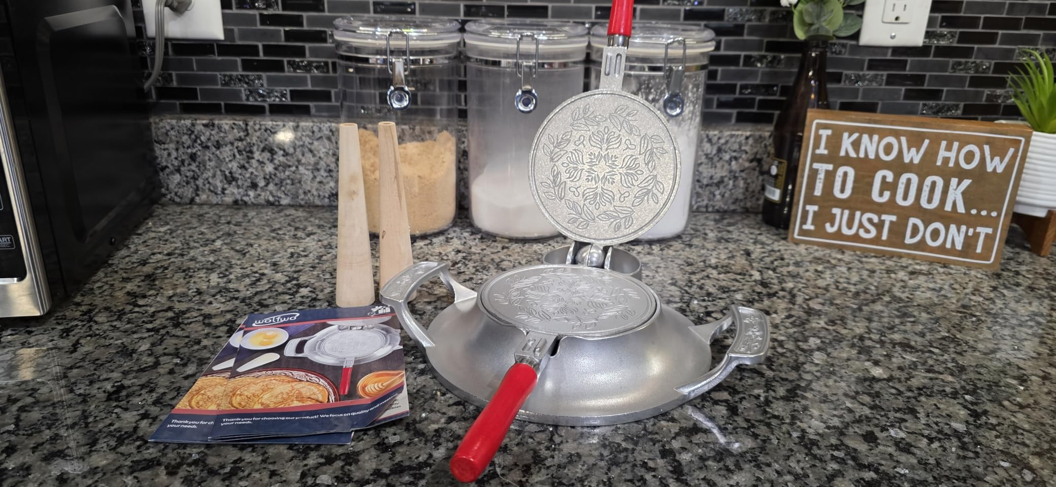 Wolfwo Traditional Rotating krumkake Iron & Thin European-style waffles, Stroopwafel Iron Perfect for Gifts, Pizzelle Iironr Suitable for Gas Stoves, Electric Furnace, Wood Cones, Cast Aluminum customer photo 2