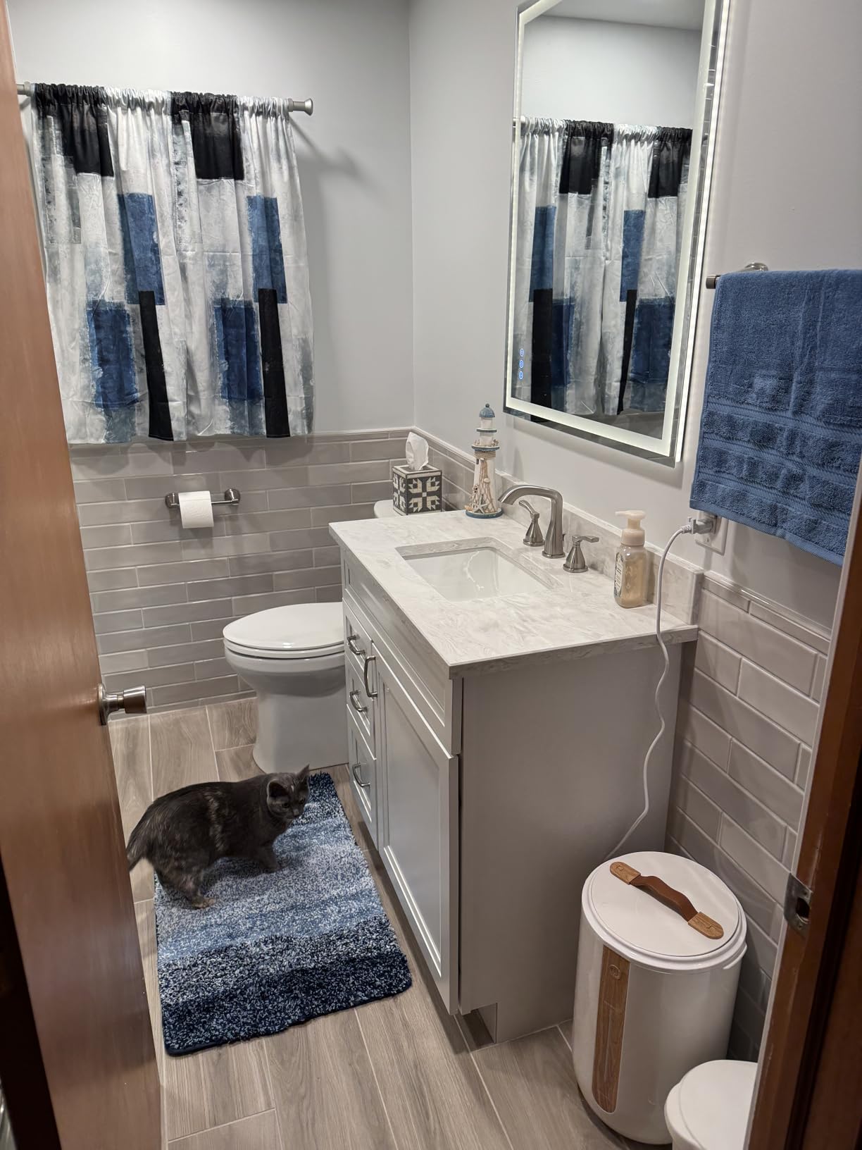 Koonmi 36x30 LED Bathroom Mirror with Light, Anti-Fog, 3 Colors customer photo 1