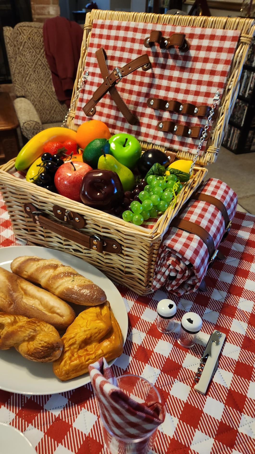 HappyPicnic Picnic Basket Set for 2 - Wicker Picnic Basket with Waterproof Blanket & Insulated Liner, Large Handmade Willow Hamper with Cutlery Kit for Outdoor, Picnic, Camping, Party, Holidays (Red) customer photo 1