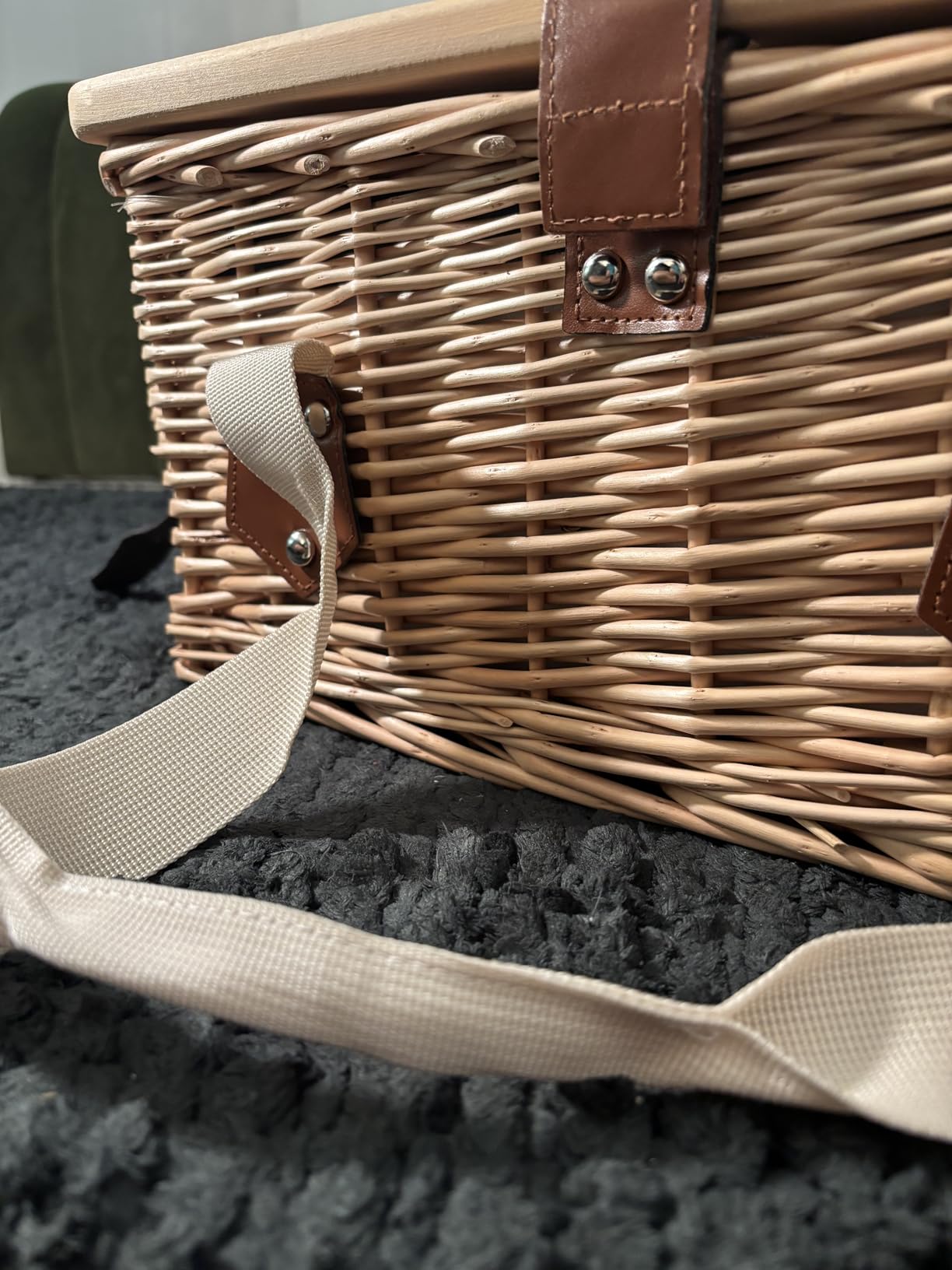 HappyPicnic Picnic Basket for 4, Handmade Wicker Picnic Set with Folding Table and Waterproof Blanket, Large Insulated Picnic Basket with Wine Bag & Cutlery Kit for Picnic, Camping, Holidays (Leaf) customer photo 2