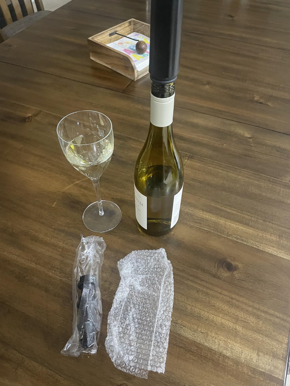 OWO Wine Vacuum Pump and 4 Stopper, Wine Saver & Preserver, Reusable Air Remover Pump Keeps Fresh customer photo 2