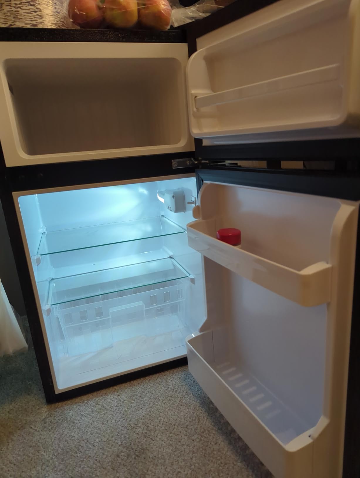 EUHOMY Mini Fridge with Freezer, 4.5 Cu.Ft Mini Refrigerator fridge, 2 door For Bedroom/Dorm/Office/Apartment - Food Storage or Cooling drinks, Silver customer photo 1