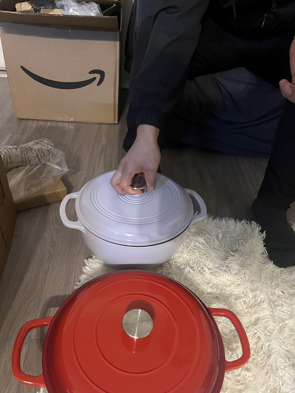 Vivicreate 3.5 Quart Enamel Cast Iron Dutch Oven Pot with Lid - Enameled Cookware for Baking, Roasting, and Braising - Durable Cast Iron Pot for Stove Top and Oven Use customer photo 1