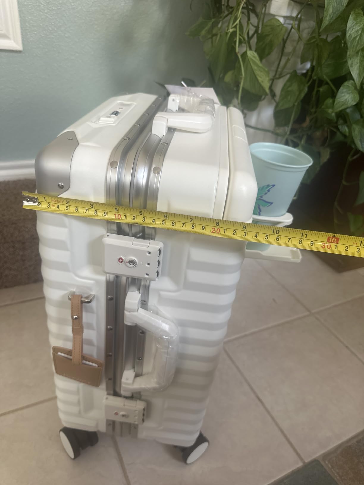 20 Inch Carry on Luggage with Aluminium Frame and Front Pocket, PC Hardshell Suitcase with USB Port and Cup Holder, 21.5x14.2x9 Airline Approved, Luggage with Spinner Wheels and TSA Lock(White) customer photo 1