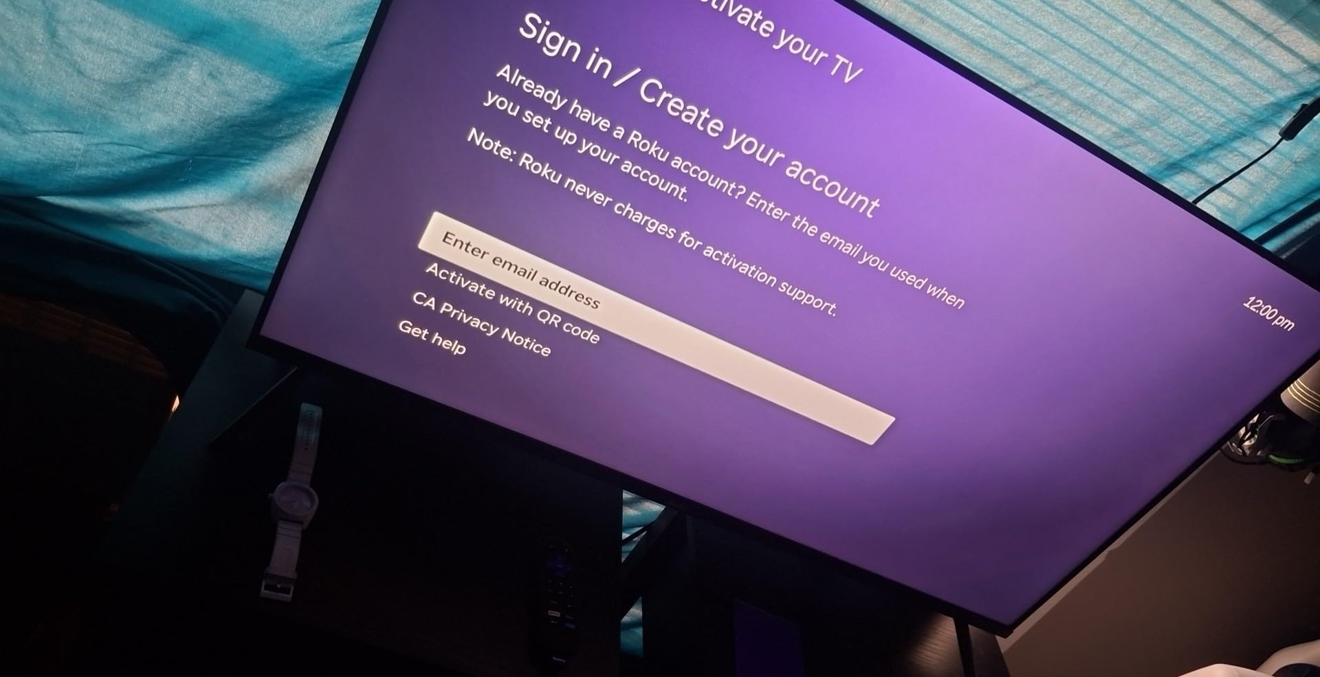 Roku Smart TV - 43-Inch Select Series, 4K HDR TV - RokuTV with Enhanced Voice Remote - Flat Screen LED Television with Wi-Fi for Streaming Live Local News, Sports, Family Entertainment customer photo 2
