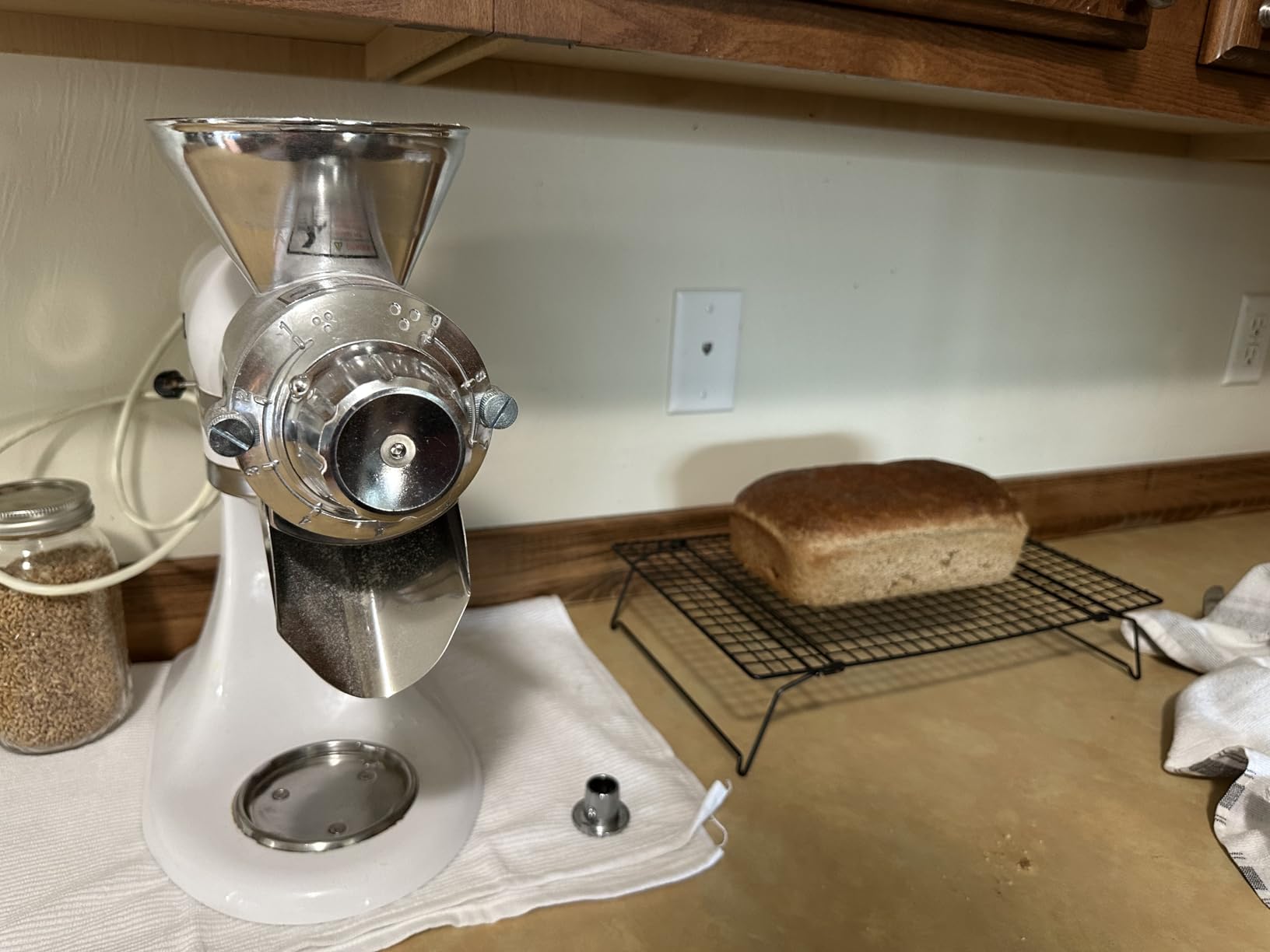 Grain Mill Attachment for KitchenAid Stand Mixer, All Metal 9 Levels Flour Mill for KitchenAid, Suitable for Fully Dried Low-Moisture, Low-Oil Grains, Grain Corn, Millet, Wheat,Sliver customer photo 2