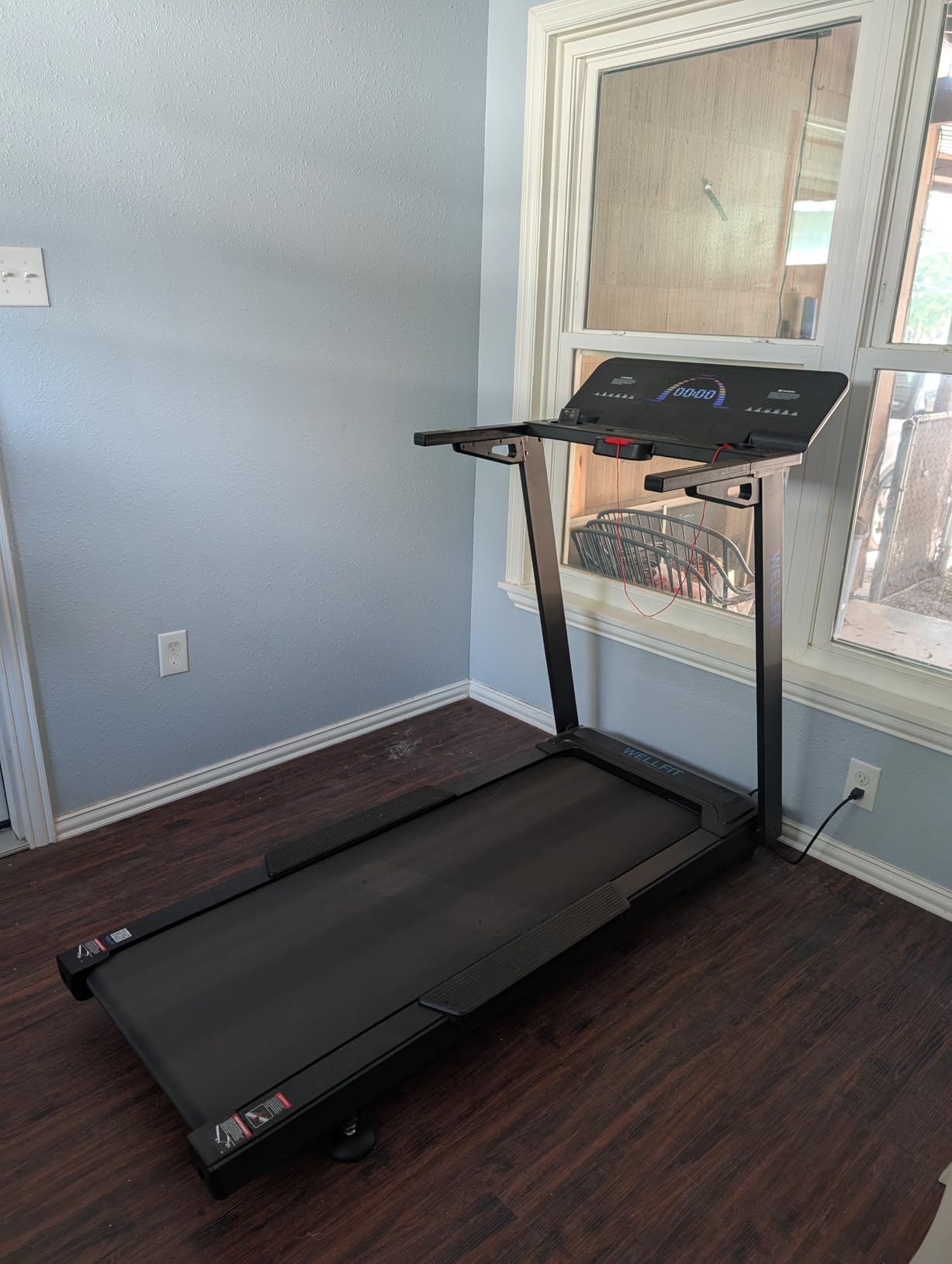 WELLFIT Auto Incline Treadmill, 15% Incline Heavyduty Treadmill with Pulse Sensor, 4.5HP, 10 MPH, 500 lbs Capacity, 20'' x 55'' Running Area Treadmills with Bluetooth Player & LED Display customer photo 2