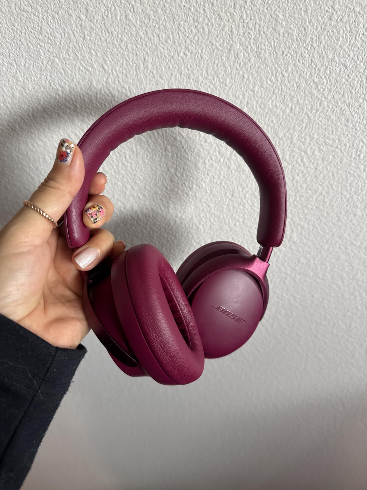 Bose QuietComfort Ultra Bluetooth Headphones, Wireless Headphones with Spatial Audio, Over Ear Noise Cancelling with Mic, Up to 24 Hours of Playtime, Deep Plum - Limited Edition Color customer photo 1