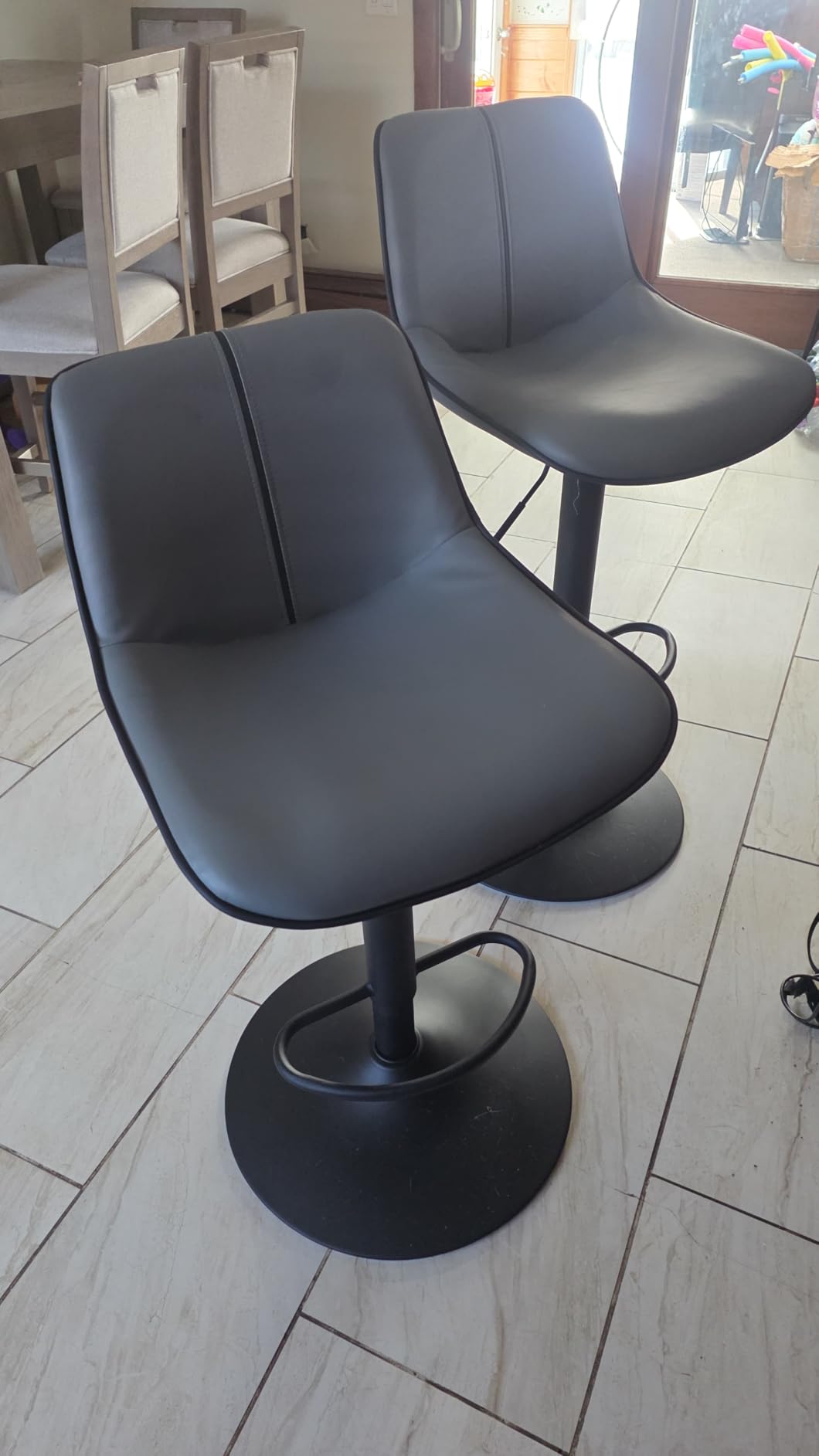 VASAGLE Bar Stools Set of 2, Adjustable Height Swivel Barstools with Ergonomic Backrest, Synthetic Leather, Larger Metal Base, Modern Tall Bar Chairs for Kitchen Island Home Bar, Caramel Brown customer photo 2