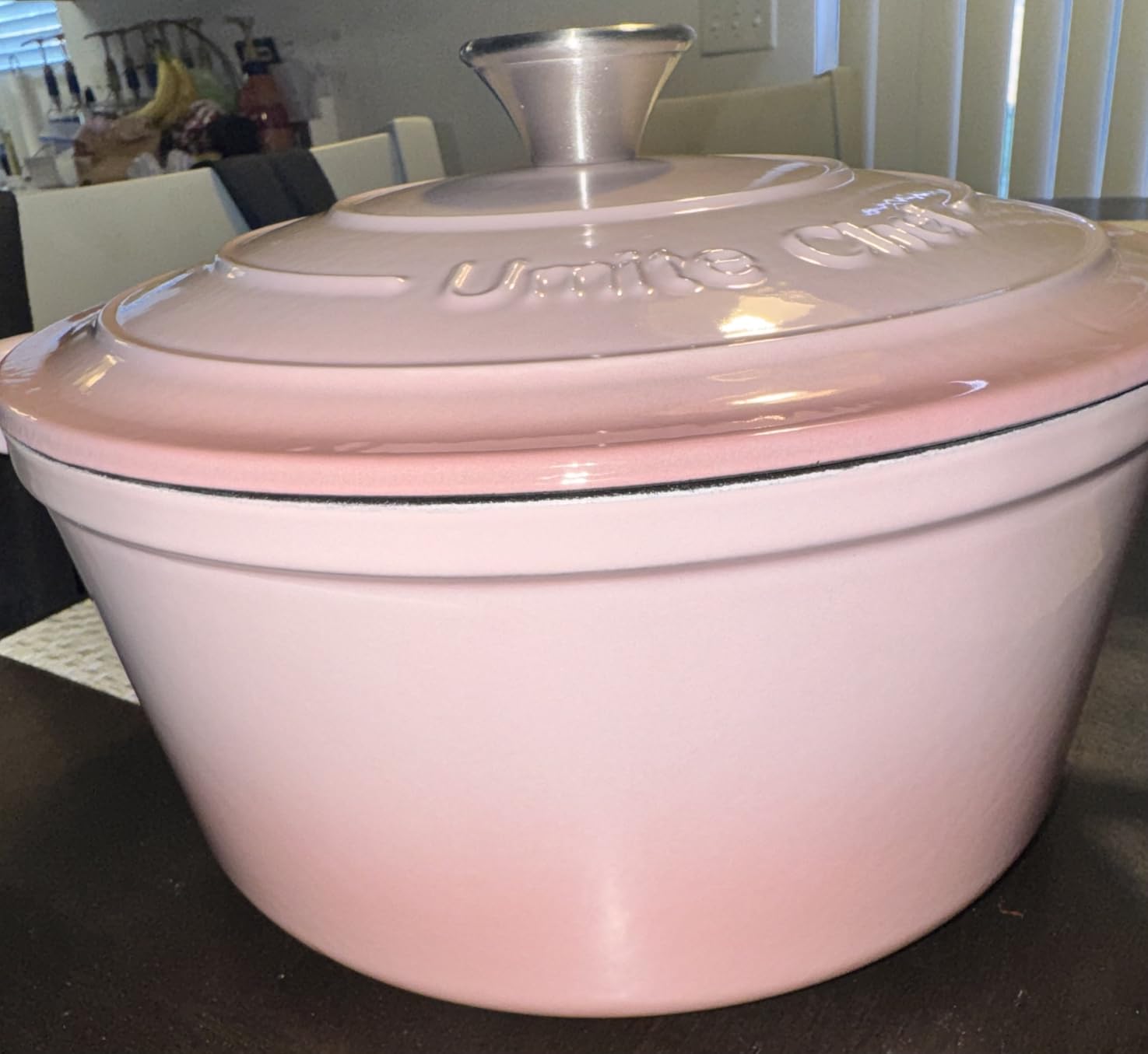 Umite Chef Enameled Cast Iron Dutch Oven 5QT Pot with Lid & Cotton Potholders - Heavy-Duty Cookware for Bread Baking, Braising, Stews, Roasting (Cream White) customer photo 2