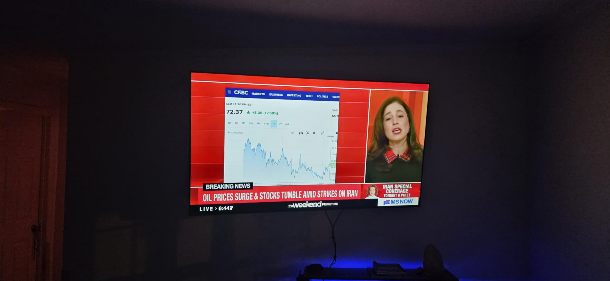 Samsung 65-Inch Class Crystal UHD U8000F 4K Smart TV (2025 Model) Endless Free Content, Crystal Processor 4K, MetalStream Design, Knox Security, Alexa Built-in customer photo 1