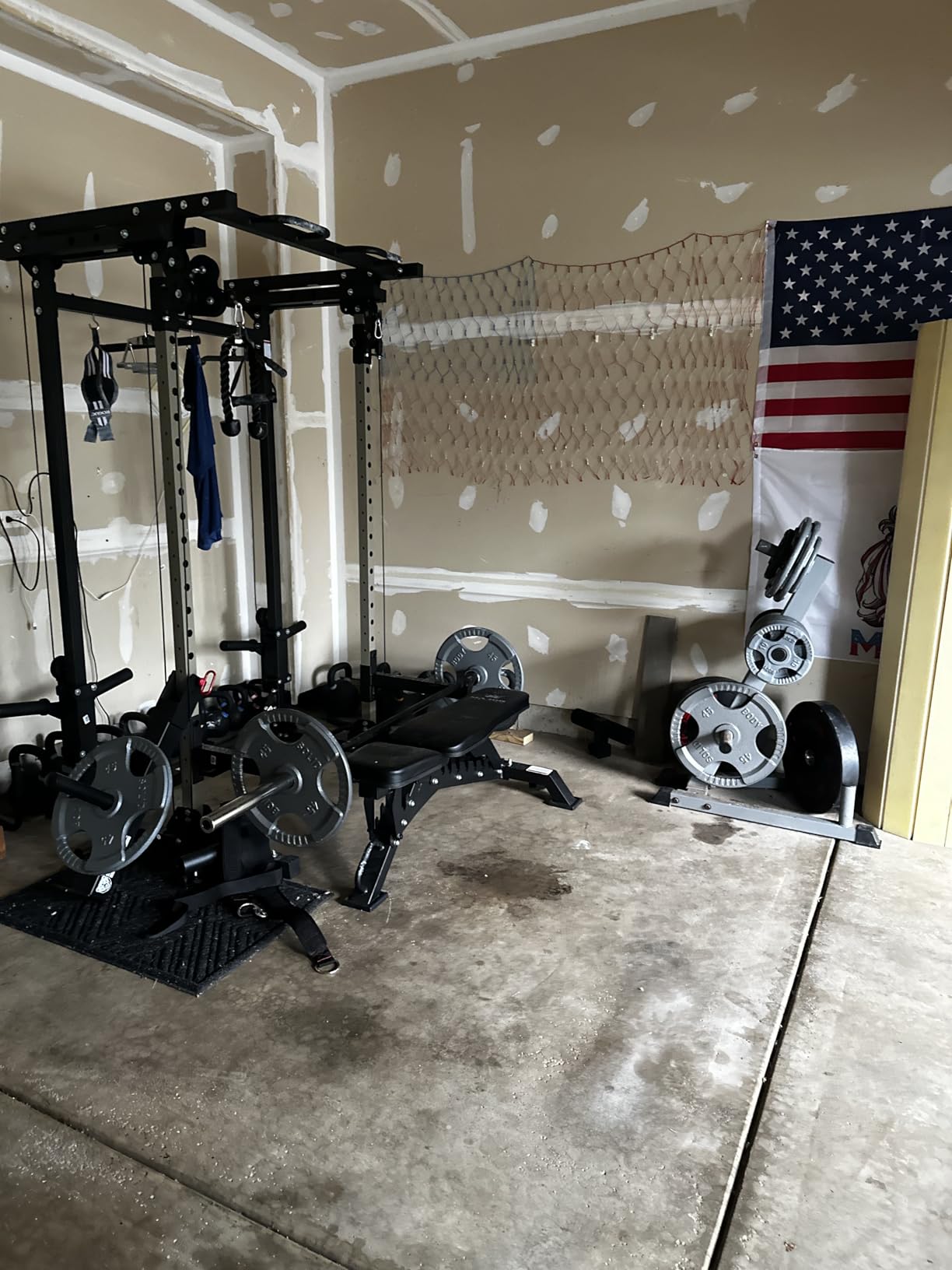MAJOR FITNESS Drone3 Power Rack, 2500lbs Multi-Function Home Gym Squat Rack with Dual Pulley System, Pull-Up Bar & J-Hooks, Heavy-Duty Steel Frame for Maximum Stability & Strength Training customer photo 2