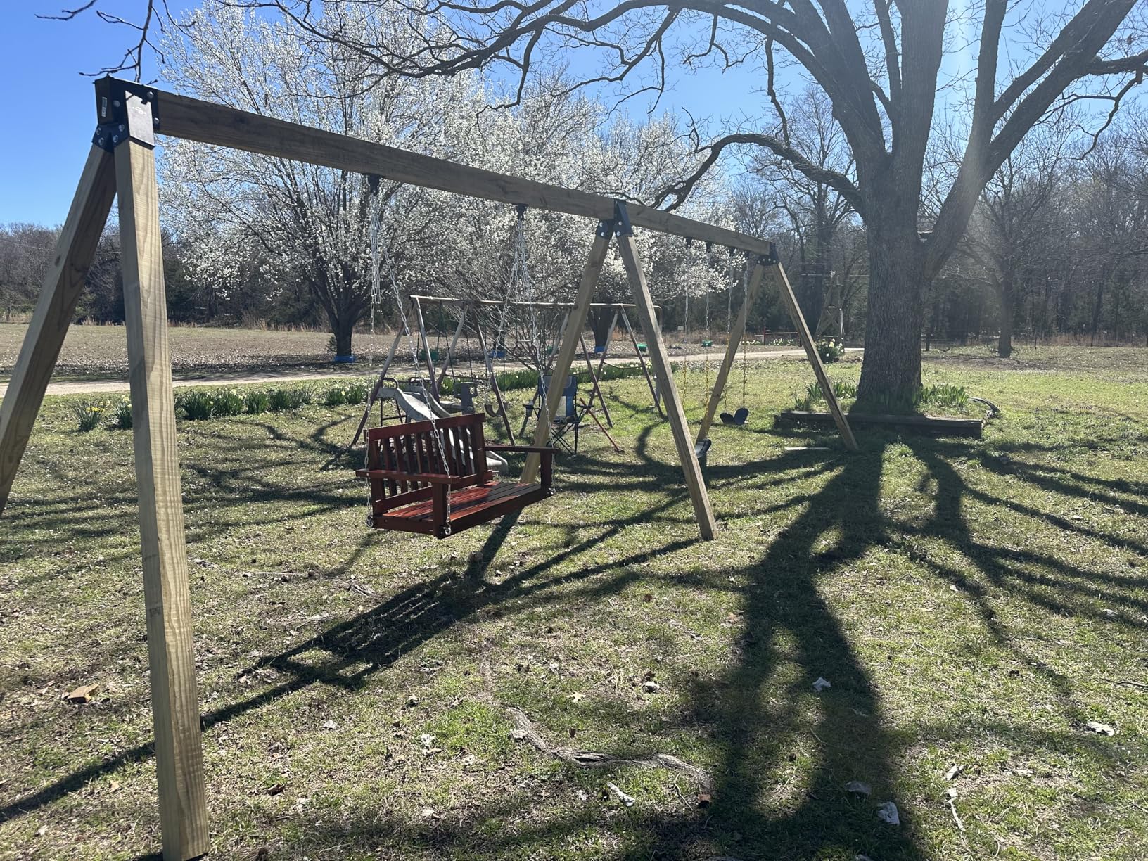 Outdoor Wooden Porch Swing 4Ft Patio Porch Swing Bench 800 LBS Load-Bearing Capacity Swing Chair Two-Person Seating with Adjustable Hanging Chains, Durable Swing Bench for Courtyard, Garden, Backyard customer photo 1