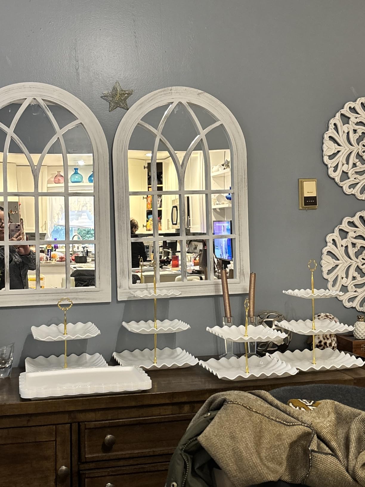 DIDROOM 10 Pack Dessert Table Display Set - 4 x Three-Tier Square Cupcake Stands and 6 x Serving Trays, Elegant Tableware for Cakes, Cupcakes, Pastries, and Snacks, Perfect for Parties (White) customer photo 2