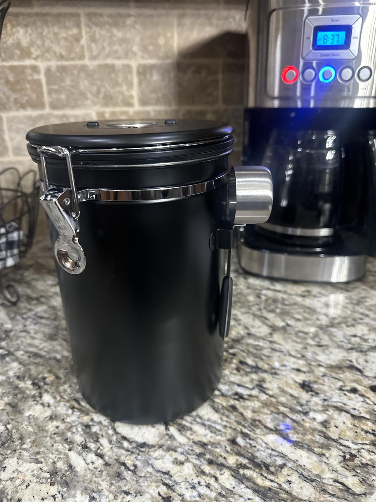 Veken Coffee Canister, 39OZ Large, Airtight Stainless Steel Food Storage Container for 2.2lbs Coffee Beans, Ground, Sugar, Espresso, Rice, Tea, Flour, Cereal customer photo 2