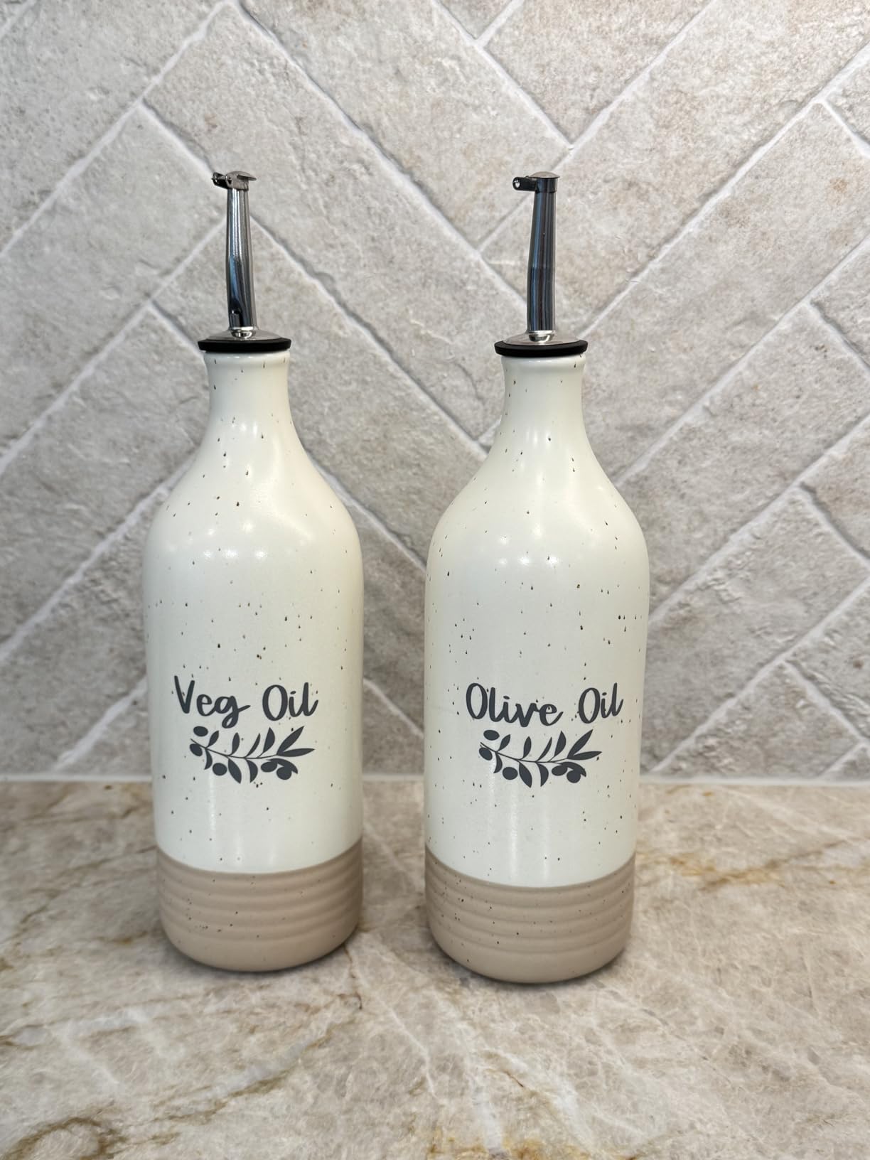 vancasso 20 Oz Ceramic Olive Oil Dispenser Bottle, Bottle Dispenser with Spout and Funnel for Kitchen,Suitable for Oil, Vinegar, Coffee Syrups & Other Liquids,Cream customer photo 2