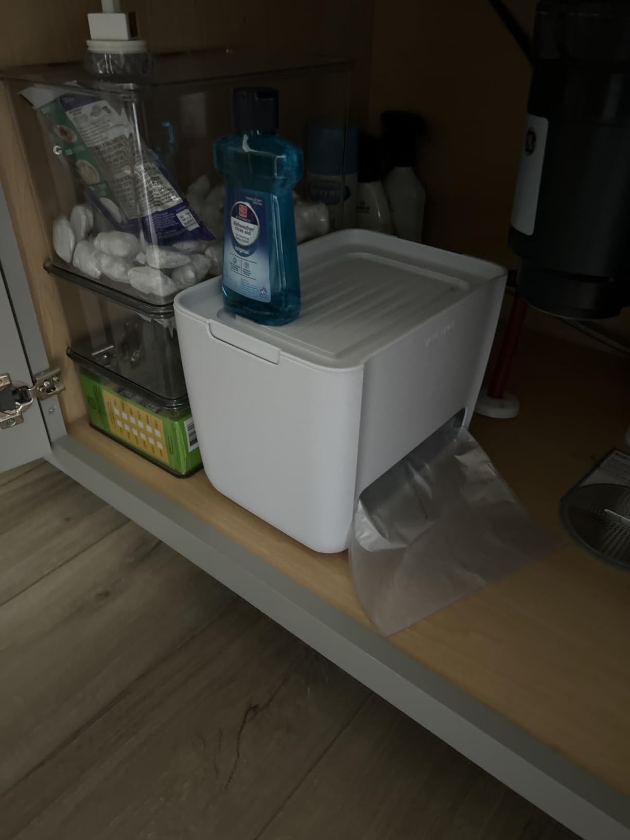 YouCopia SinkSuite Trash Bag Dispenser, Standing Garbage Bag Organizer with Removable Lid and Cradle for Storage, Speckled White customer photo 1