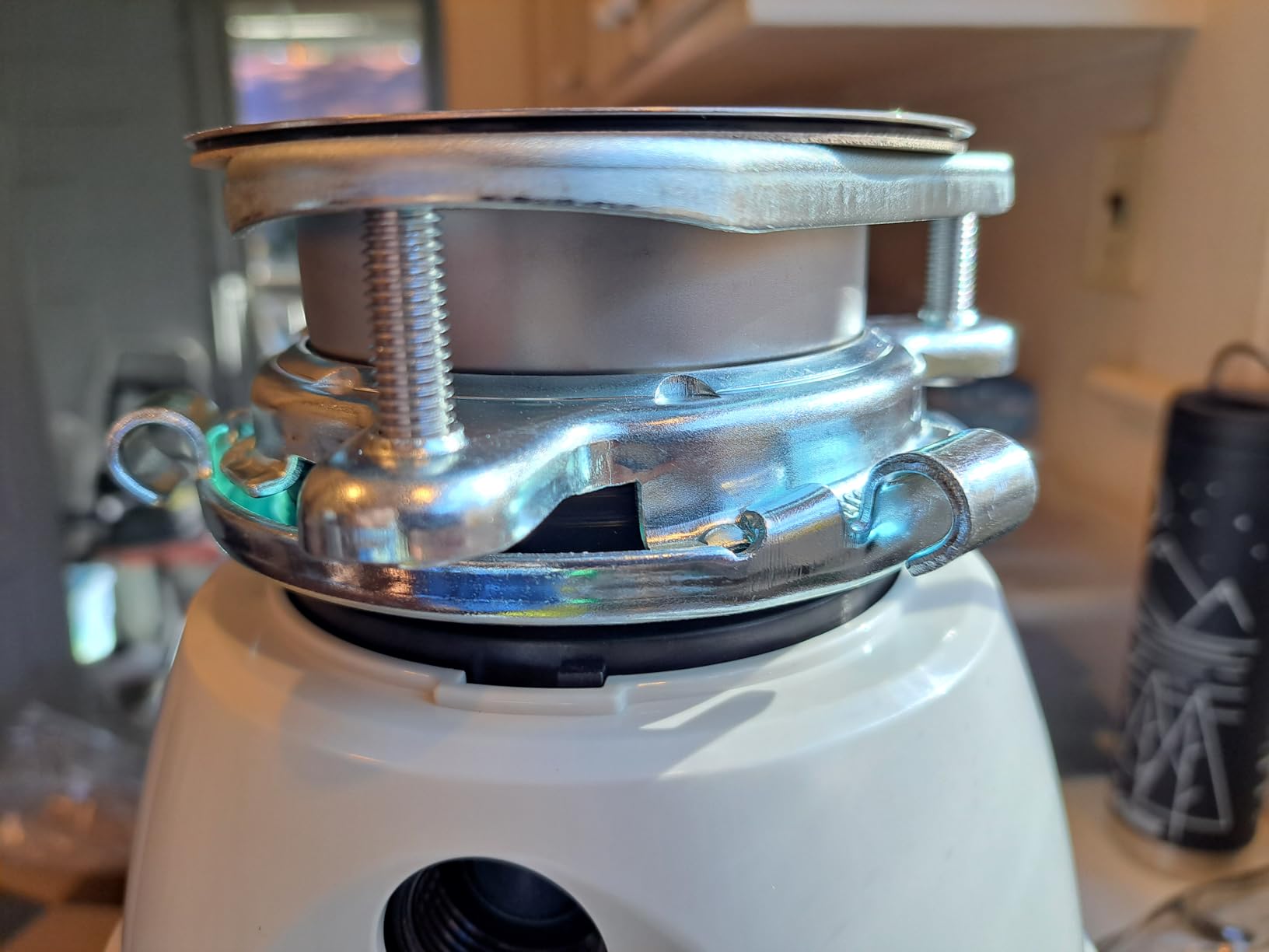 KRAUS WasteGuard 1 HP Continuous Feed Garbage Disposal with Ultra-Quiet Motor for Kitchen Sink with Power Cord and Flange Included, KWD201-100MCG customer photo 1