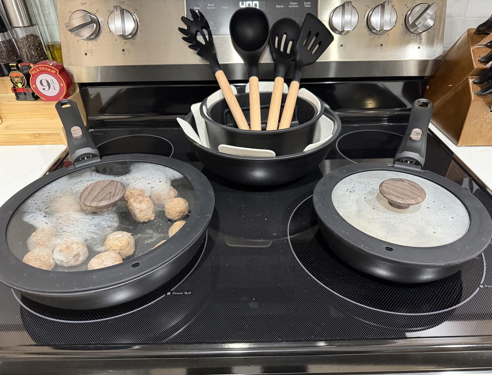 Astercook Non Stick RV Pots and Pans Ceramic Kitchen Cookware Set with Detachable/Removable Handle, Oven Safe, Induction Ready, Stackable, Black, 21 pcs customer photo 2