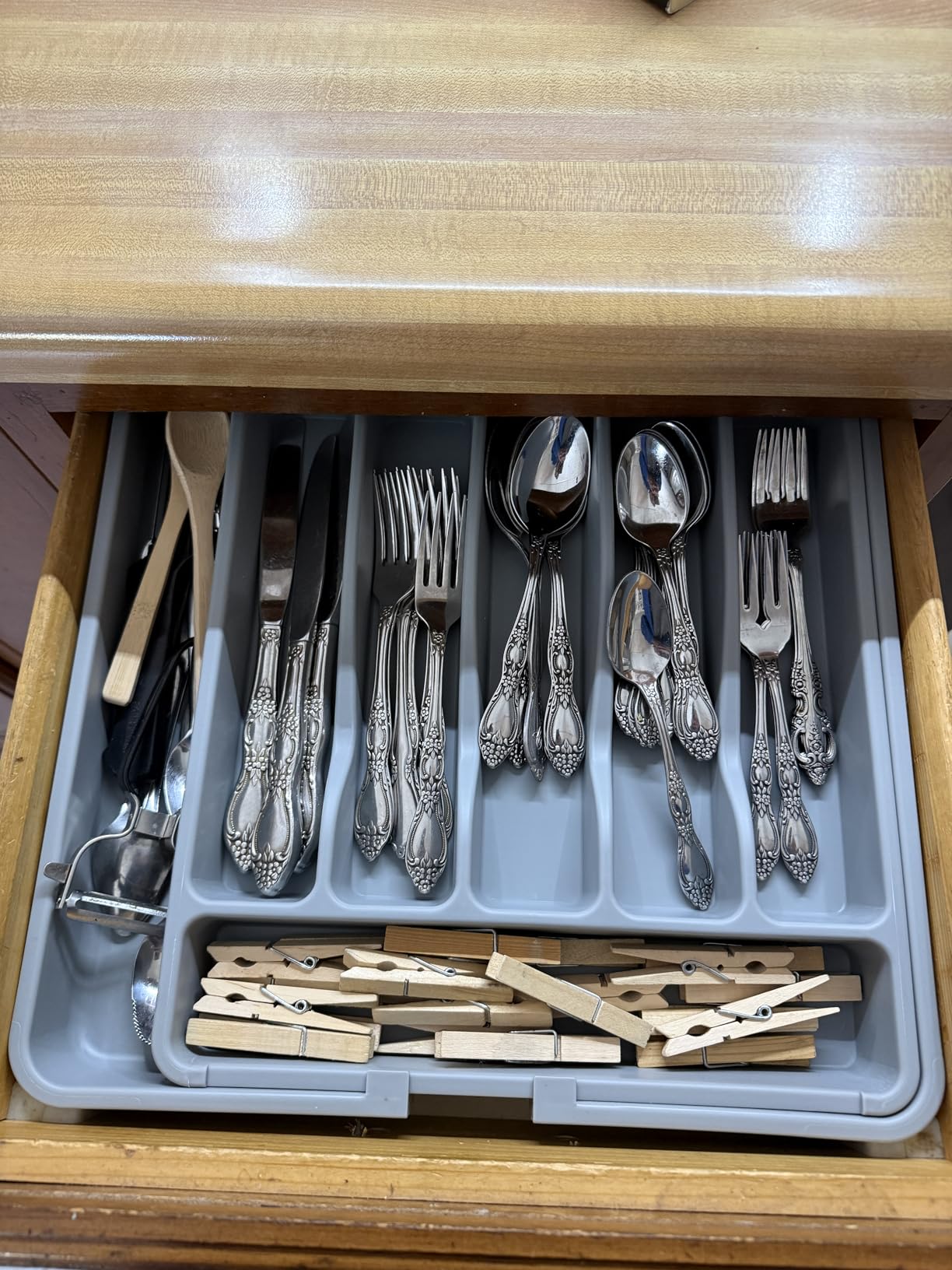 ukeetap Extra Large Expandable Silverware Organizer, BPA-Free Food-Safe Cutlery Flatware Organizer, Kitchen Utensil Drawer Organizer, Adjustable Silverware Holder for Spoons Forks Knives, Black customer photo 1