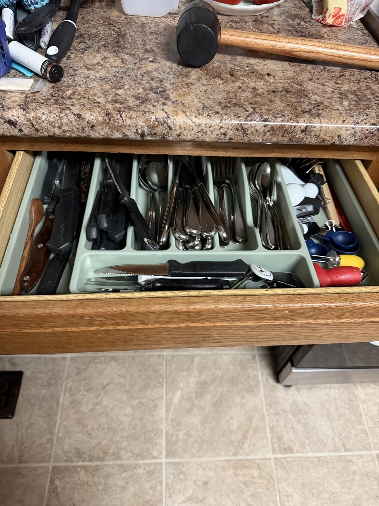 ukeetap Extra Large Expandable Silverware Organizer, BPA-Free Food-Safe Cutlery Flatware Organizer, Kitchen Utensil Drawer Organizer, Adjustable Silverware Holder for Spoons Forks Knives, Black customer photo 2