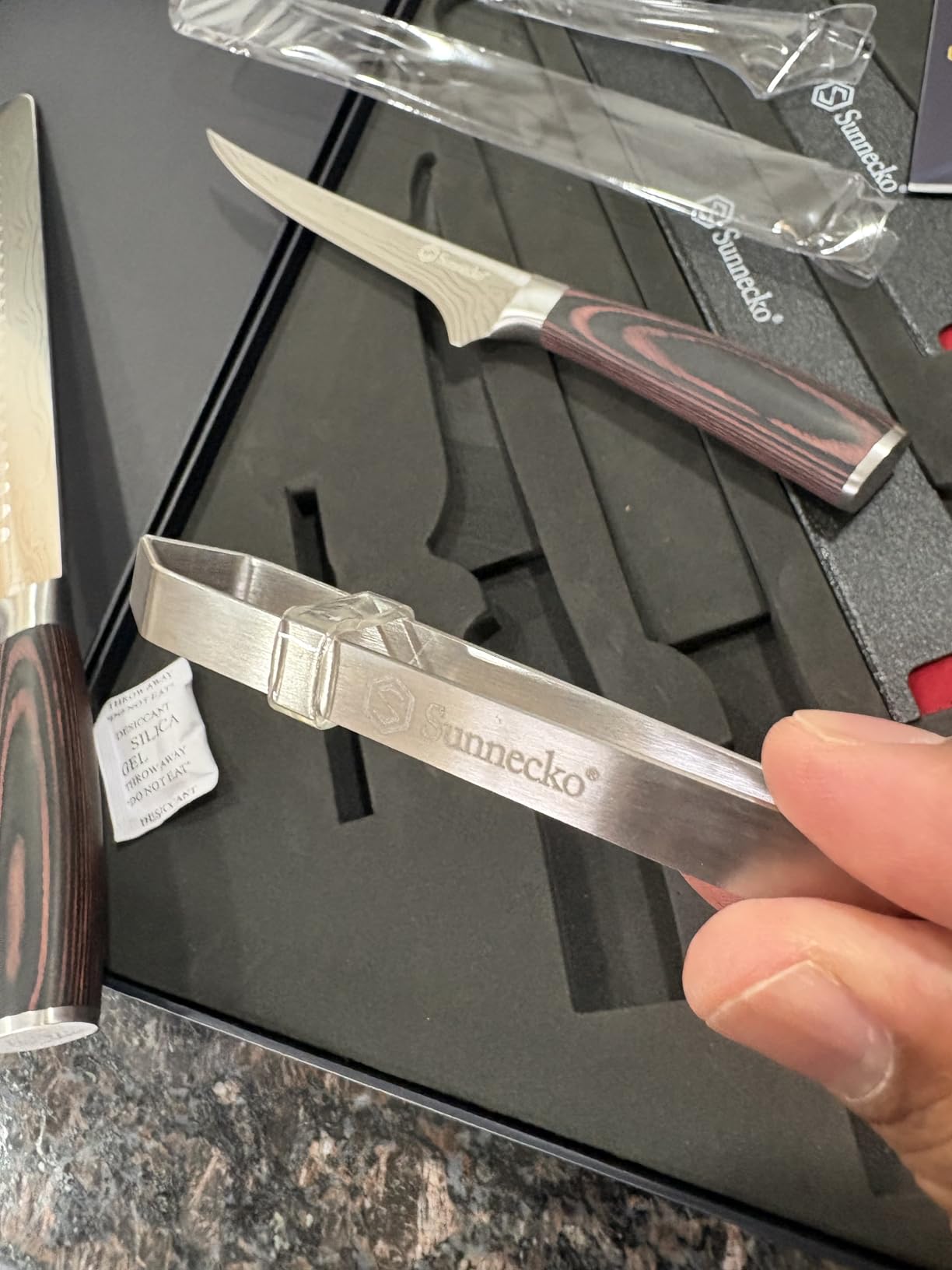 Sunnecko 12 Inch Carving Knife,Ultra Sharp High Carbon German Stainless Steel Brisket Slicing Knife for BBQ, Roasts, Turkey customer photo 1
